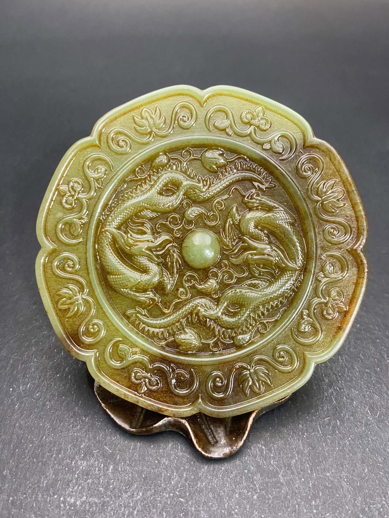 An Exquisite Yellow Jade Dragon Pattern Mirror: An Exquisite Yellow Jade Dragon Pattern Mirror,Qing Dynasty,China,Size:79mmx9mm,Weight:81g 黄玉龙纹镜子,中国清代