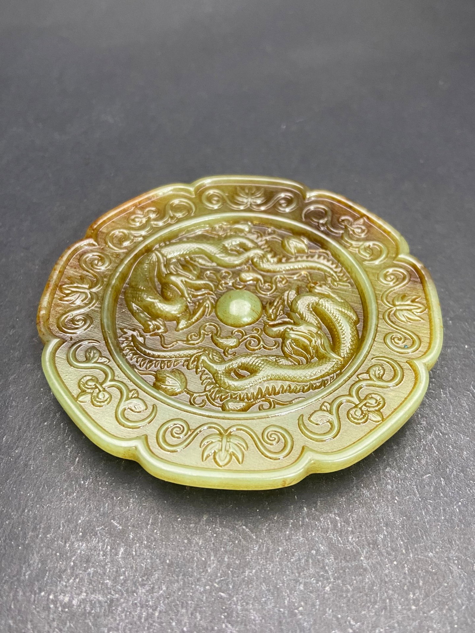 An Exquisite Yellow Jade Dragon Pattern Mirror - 7