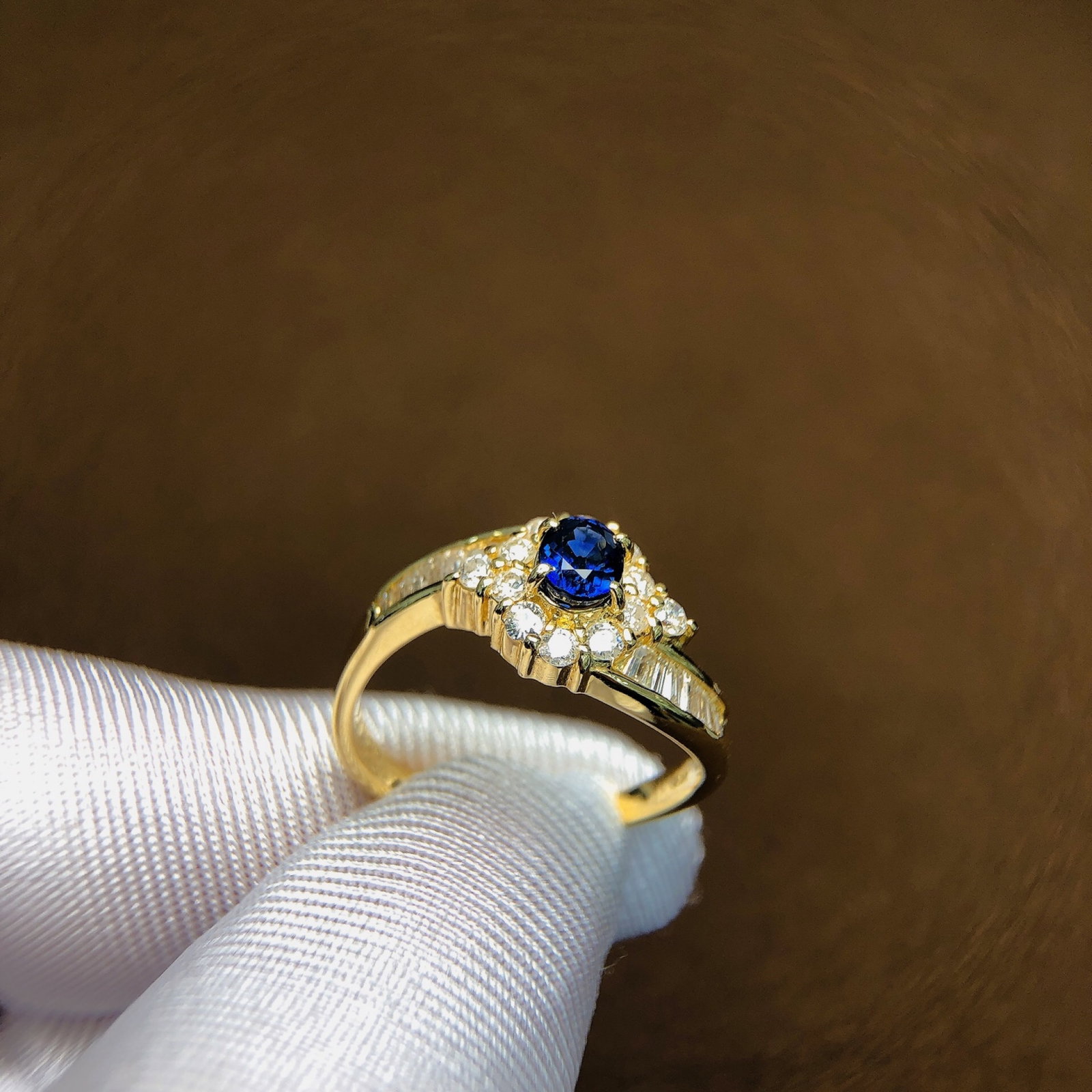 0.6Ctw Sterling Silver-Gold Plated Inlaid Natural Sapphire Ring: 0.6Ctw Sterling Silver-Gold Plated Inlaid Natural Sapphire Ring,Size:4.9mmx3.9mm 0.6Ctw纯银镀金嵌天然蓝宝石戒指