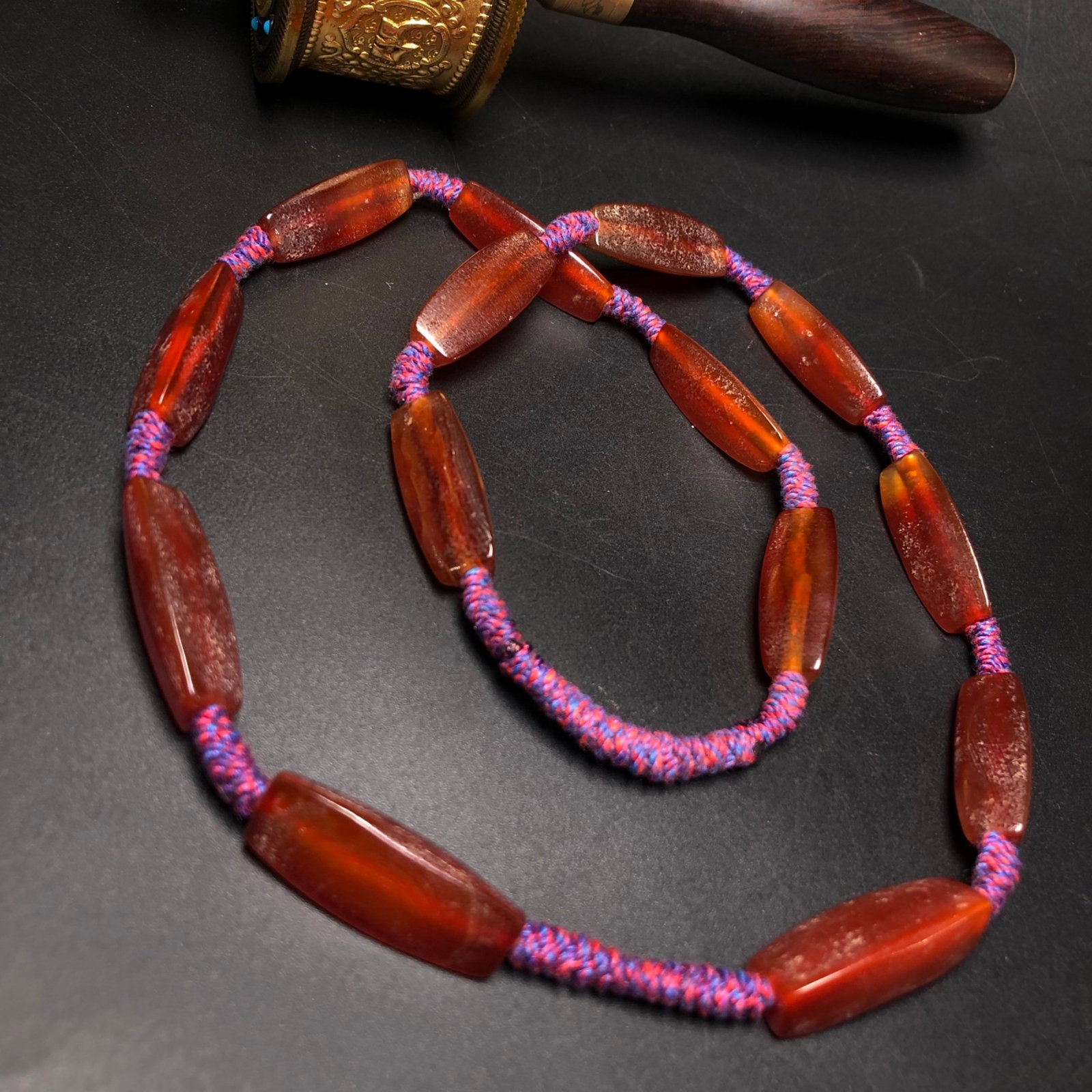 A Precious Agate Necklace: A Precious Agate Necklace,Size:1.1inx0.4in*14 玛瑙项链