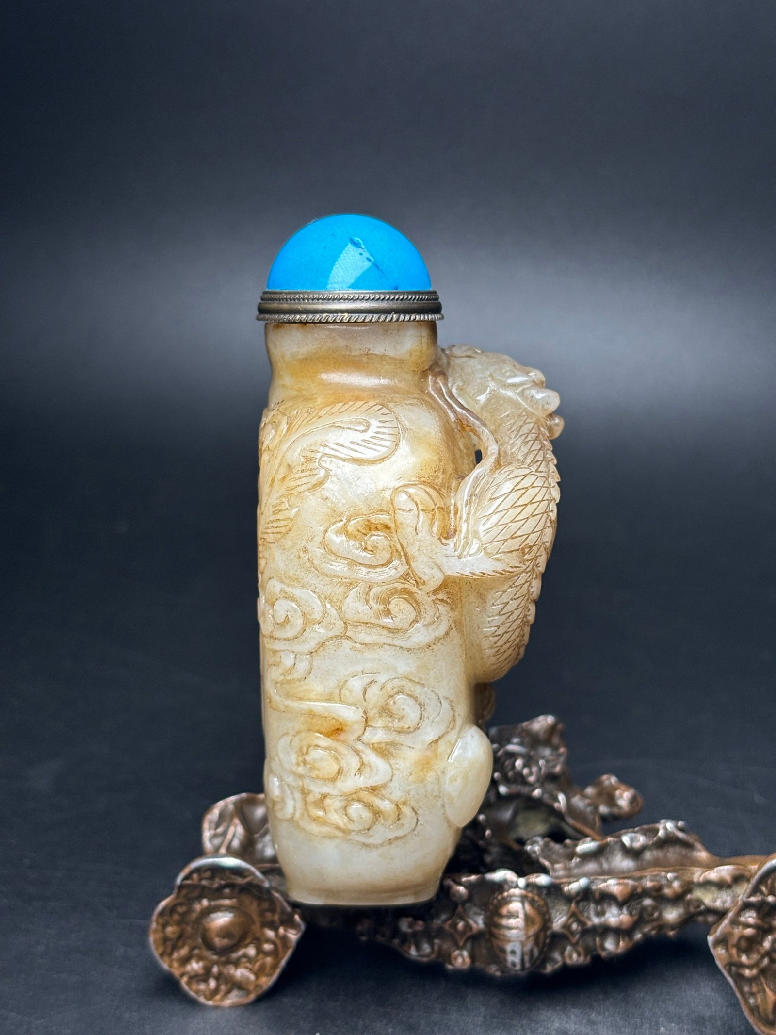 An Exquisite White Jade Dragon Pattern Snuff Bottle - 4