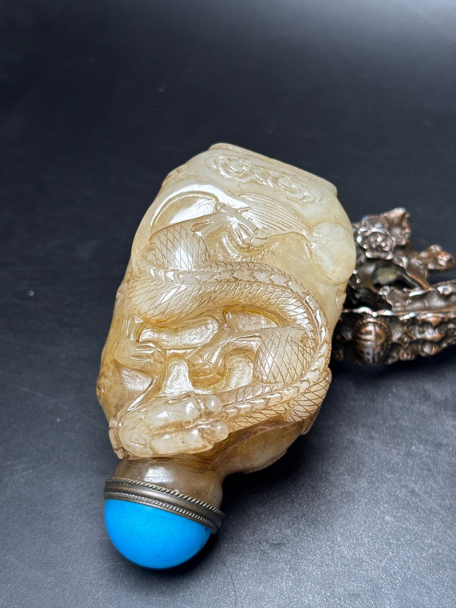 An Exquisite White Jade Dragon Pattern Snuff Bottle - 5