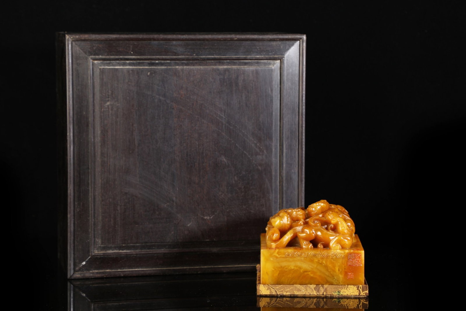 An Exquisite Tianhuang Stone Auspicious Beast Pattern Seal,with Poem: An Exquisite Tianhuang Stone Auspicious Beast Pattern Seal,with Poem,Qing Dynasty,China,with Mark,Size:3.3inx4.3in,Weight:1981g