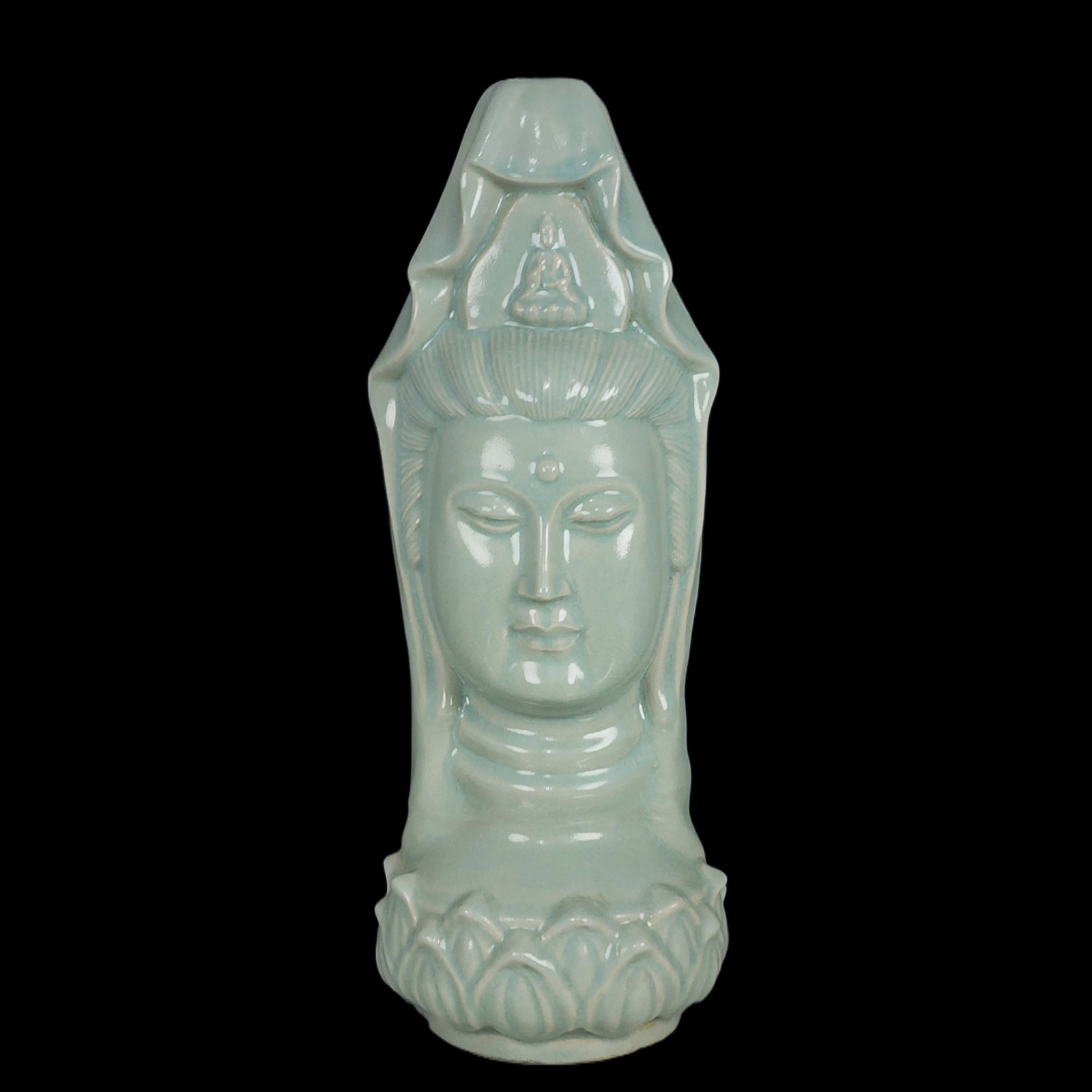 A Rare Ru yao Statue of Avalokitesvara: A Rare Ru yao Statue of Avalokitesvara,Song Dynasty,China,Size:15.4inx5.5in 汝窑观音像,中国宋代