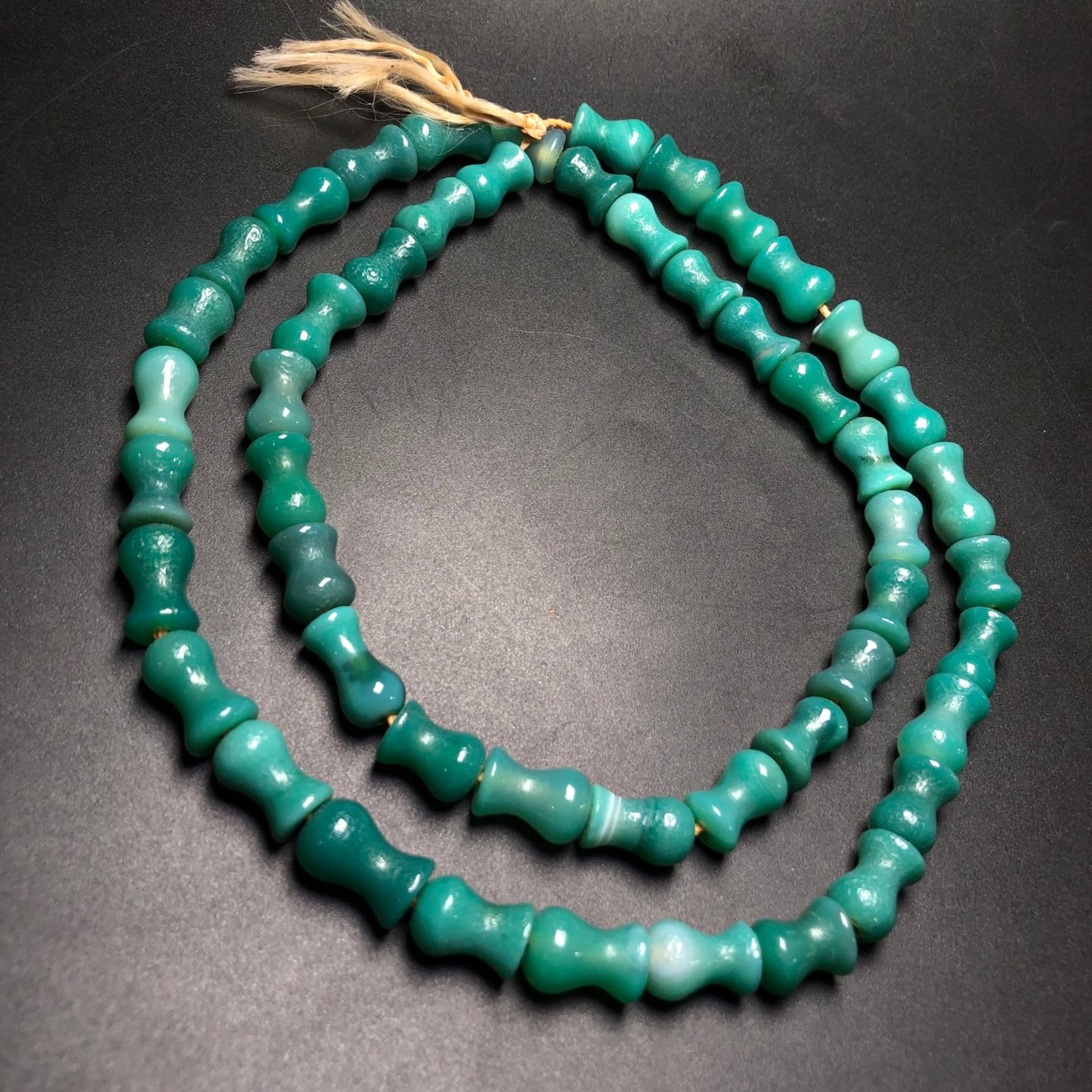 A Precious Agate Necklace - 5