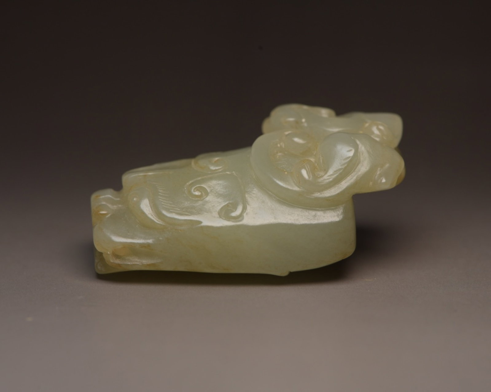 An Exquisite White Jade Beast-Face Pattern Pendant - 4