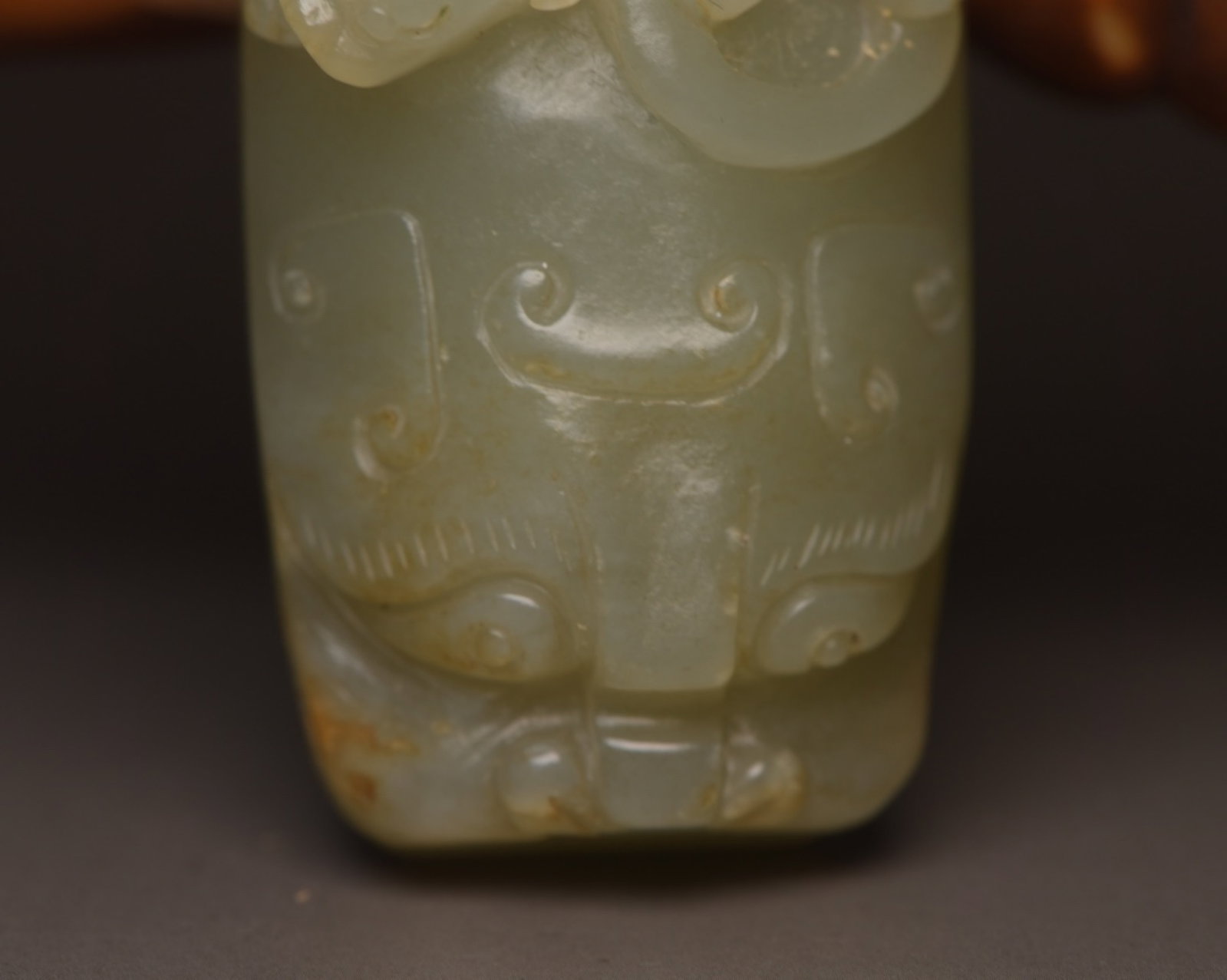 An Exquisite White Jade Beast-Face Pattern Pendant - 8