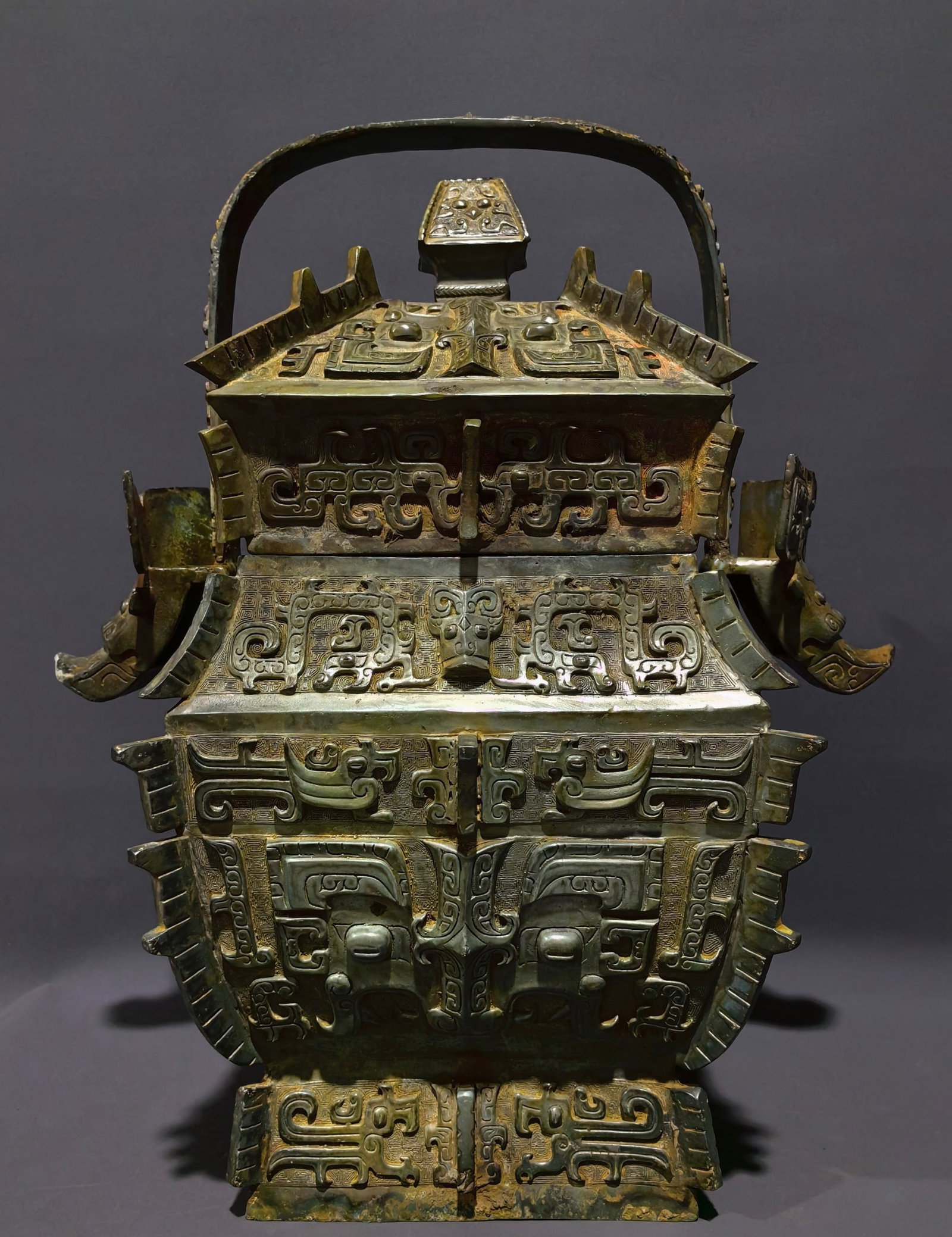 A Huge Bronze Taotie Pattern Beast-Ears Ewer,With Inscription: A Huge Bronze Taotie Pattern Beast-Ears Ewer,With Inscription,Shang and Zhou Dynasty, China,Size:19.3inx16.1inx10.2in,Weight:13.5kg 中国商周时期饕餮 