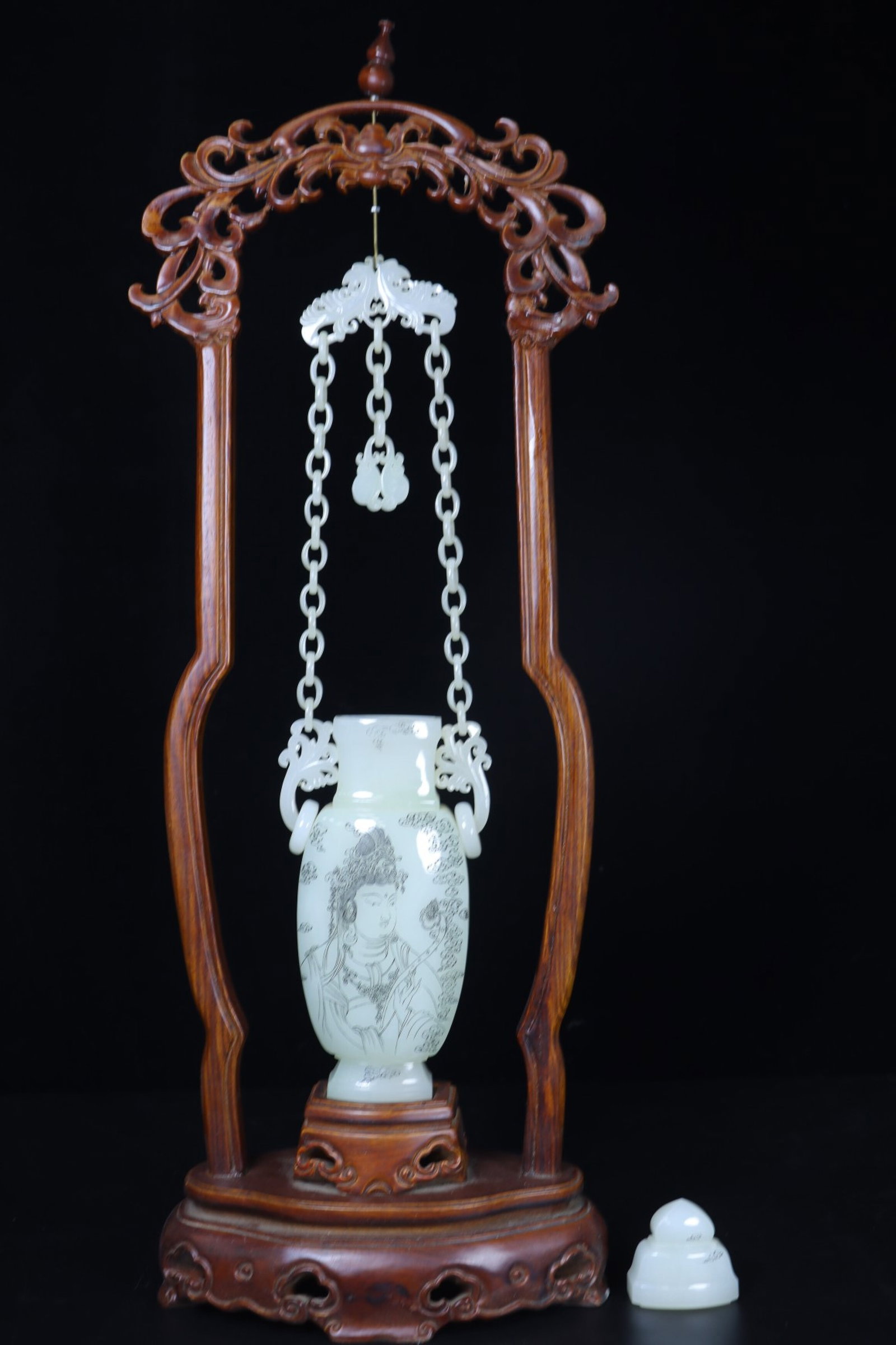An Exquisite White Jade Figure Pattern Bottle - 3