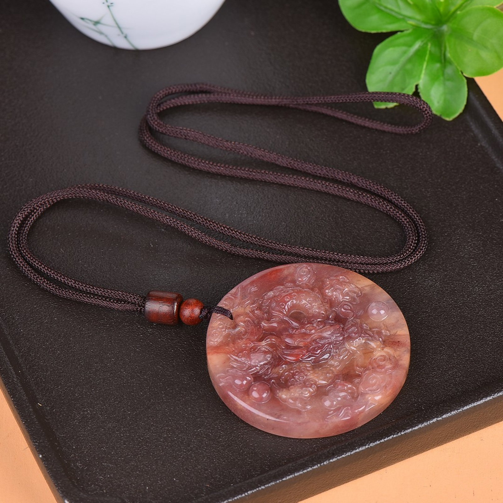 An Exquisite Jadeite Dragon Pattern Pendant: An Exquisite Jadeite Dragon Pattern Pendant,Size:2inx2in 翡翠龙纹挂件