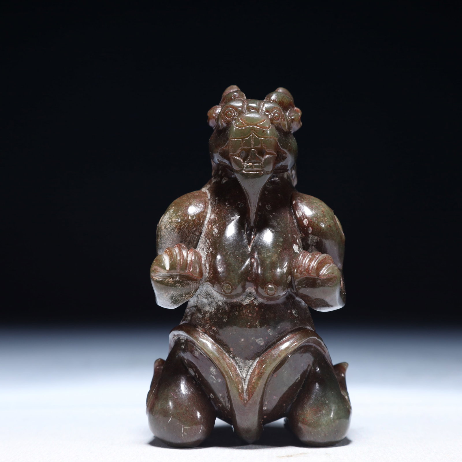 An Exquisite Green Jade Beast Ornament: An Exquisite Green Jade Beast Ornament,Qing Dynasty,China,Size:2inx1.6inx3.7in,Weight:300g 青玉兽摆件,中国清代
