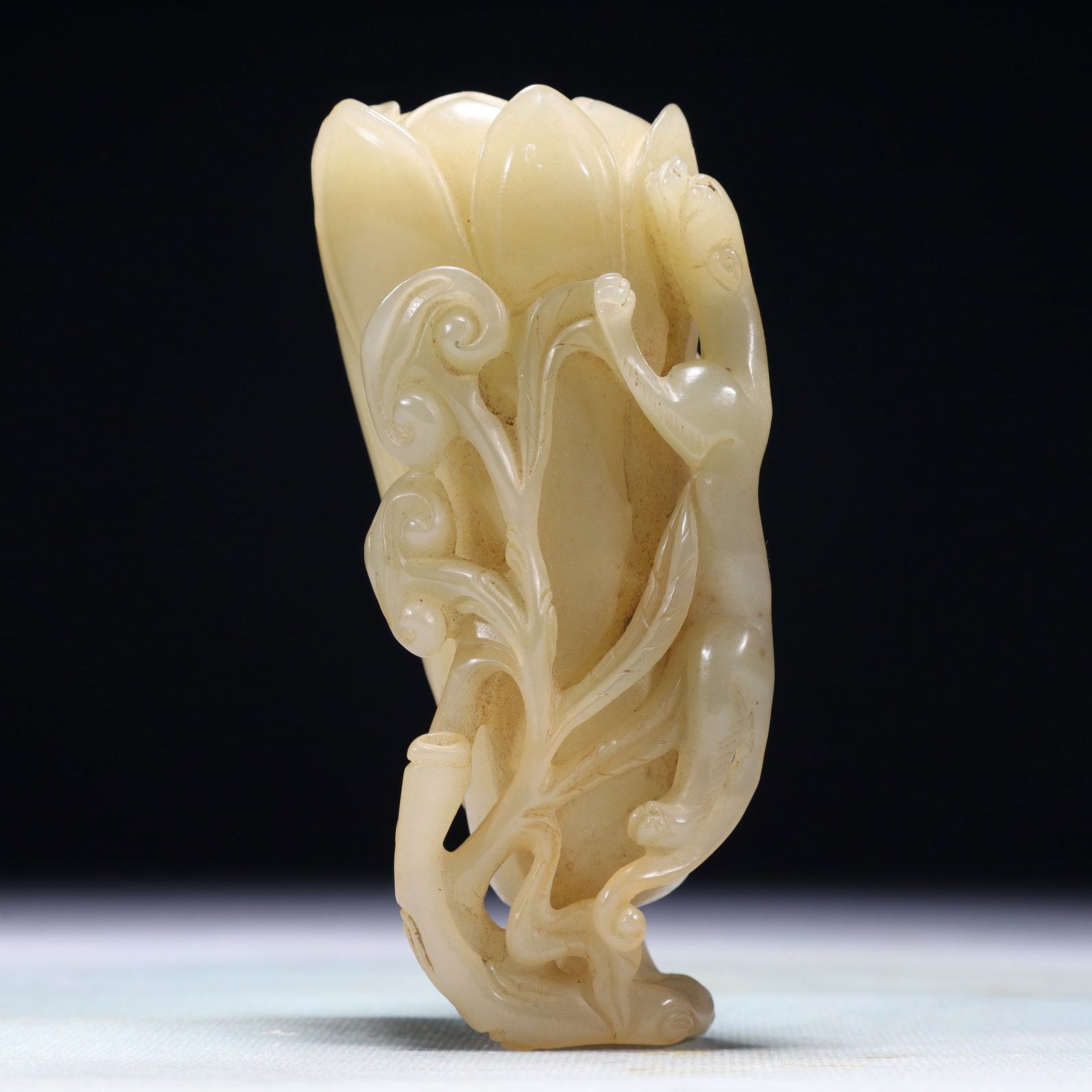 An Exquisite White Jade Dragon Pattern Cup - 3