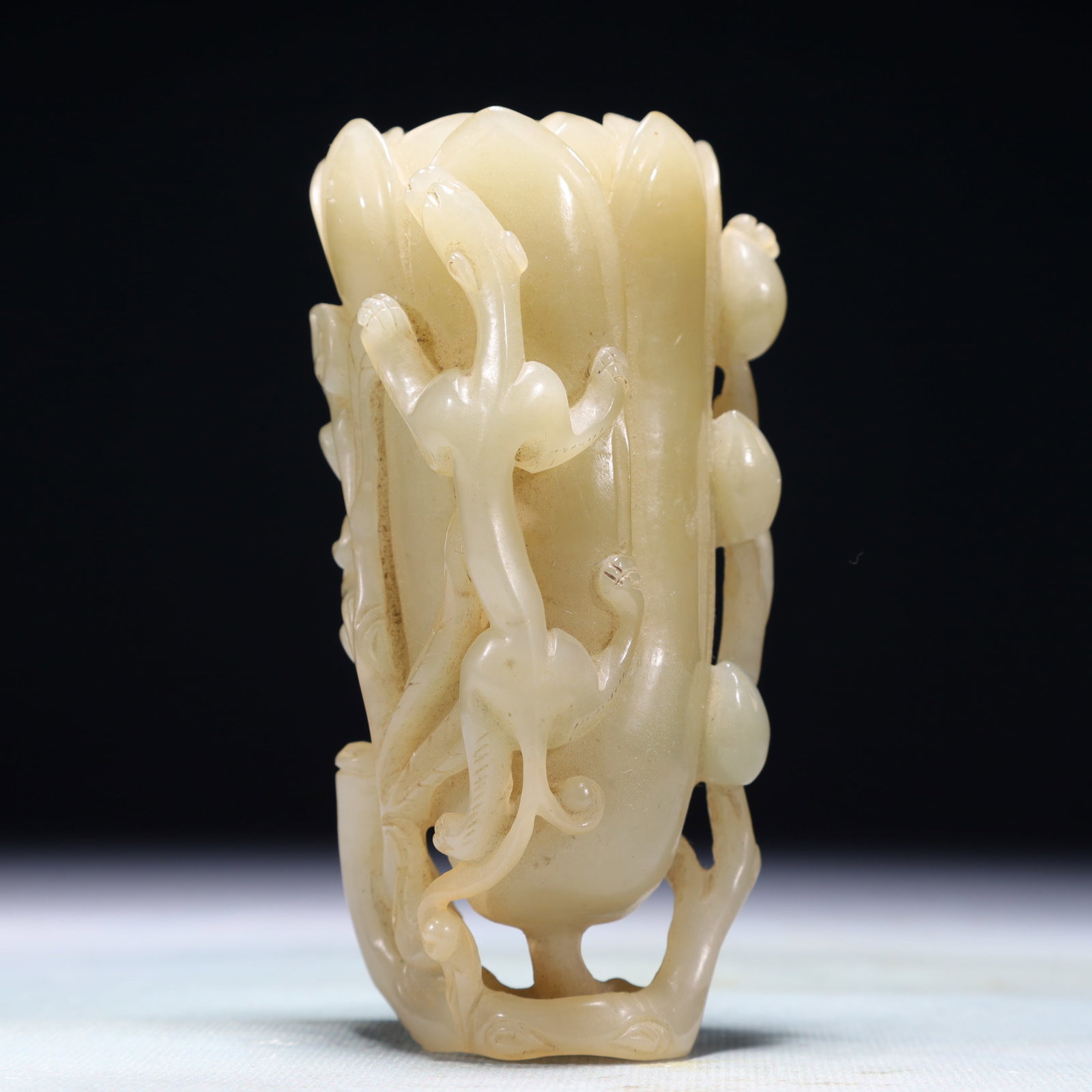 An Exquisite White Jade Dragon Pattern Cup - 4