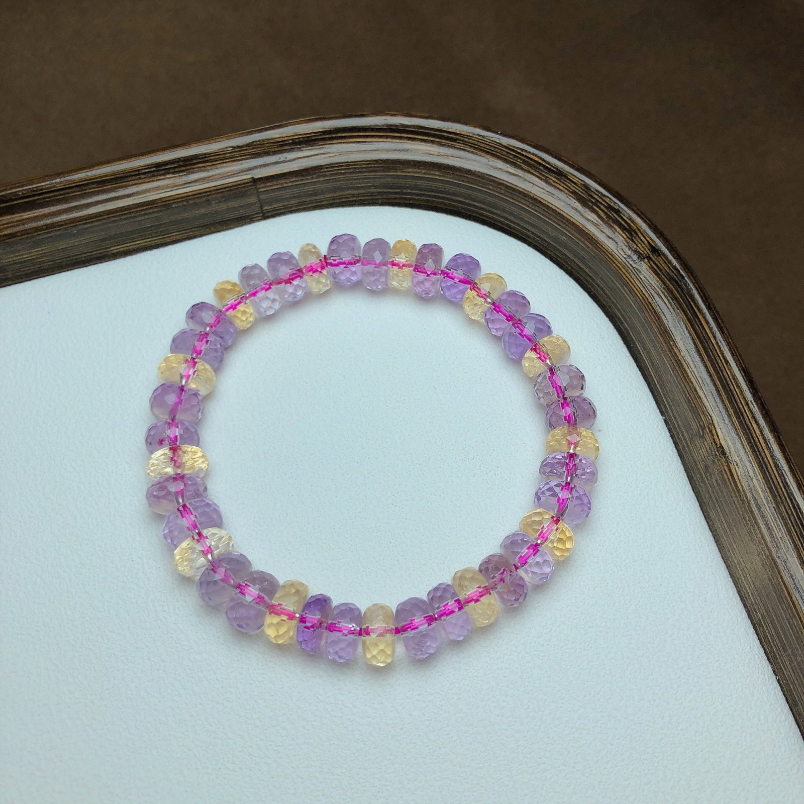 An Exquisite Crystal Bracelet - 2