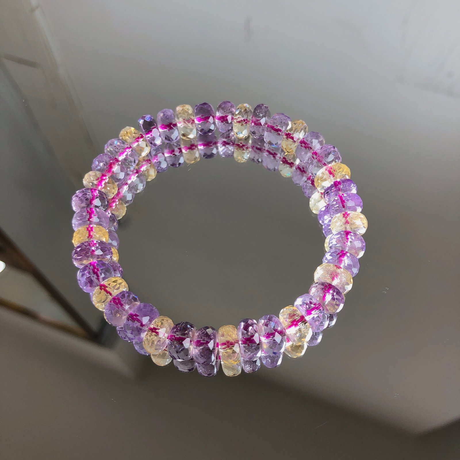 An Exquisite Crystal Bracelet - 3