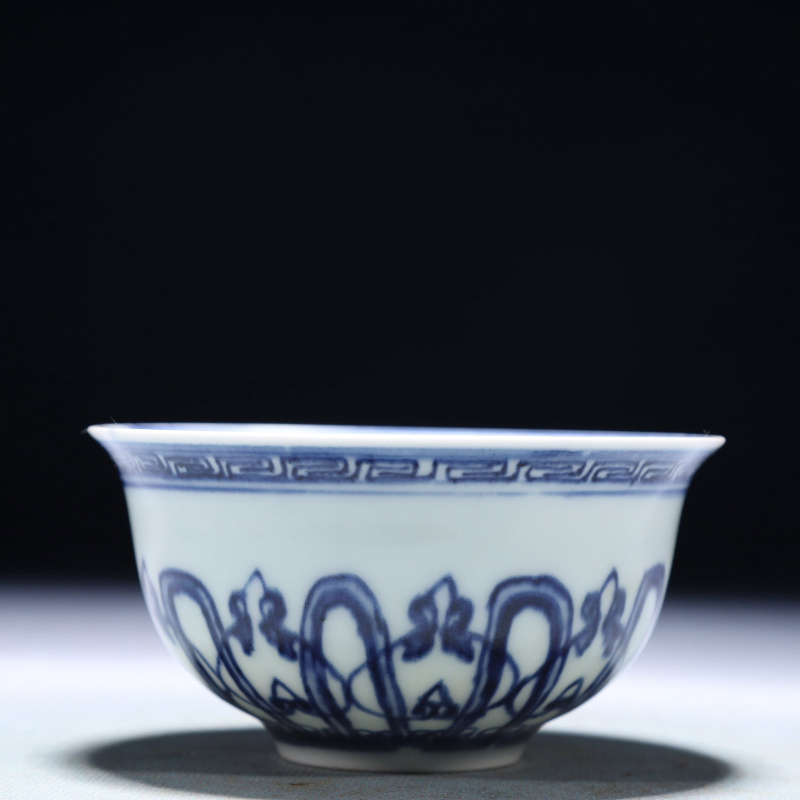 An Exquisite Blue and White Flower Pattern Cup (1 of 6)