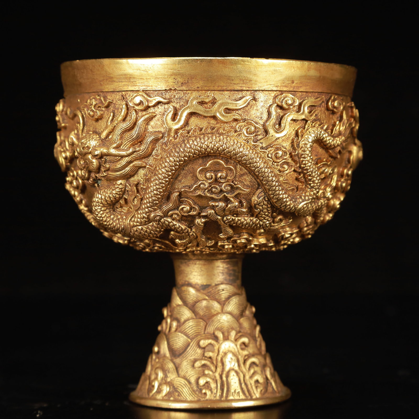 An Exquisite Gilt Bronze Auspicious Cloud and Dragon Pattern Stem Cup - 3