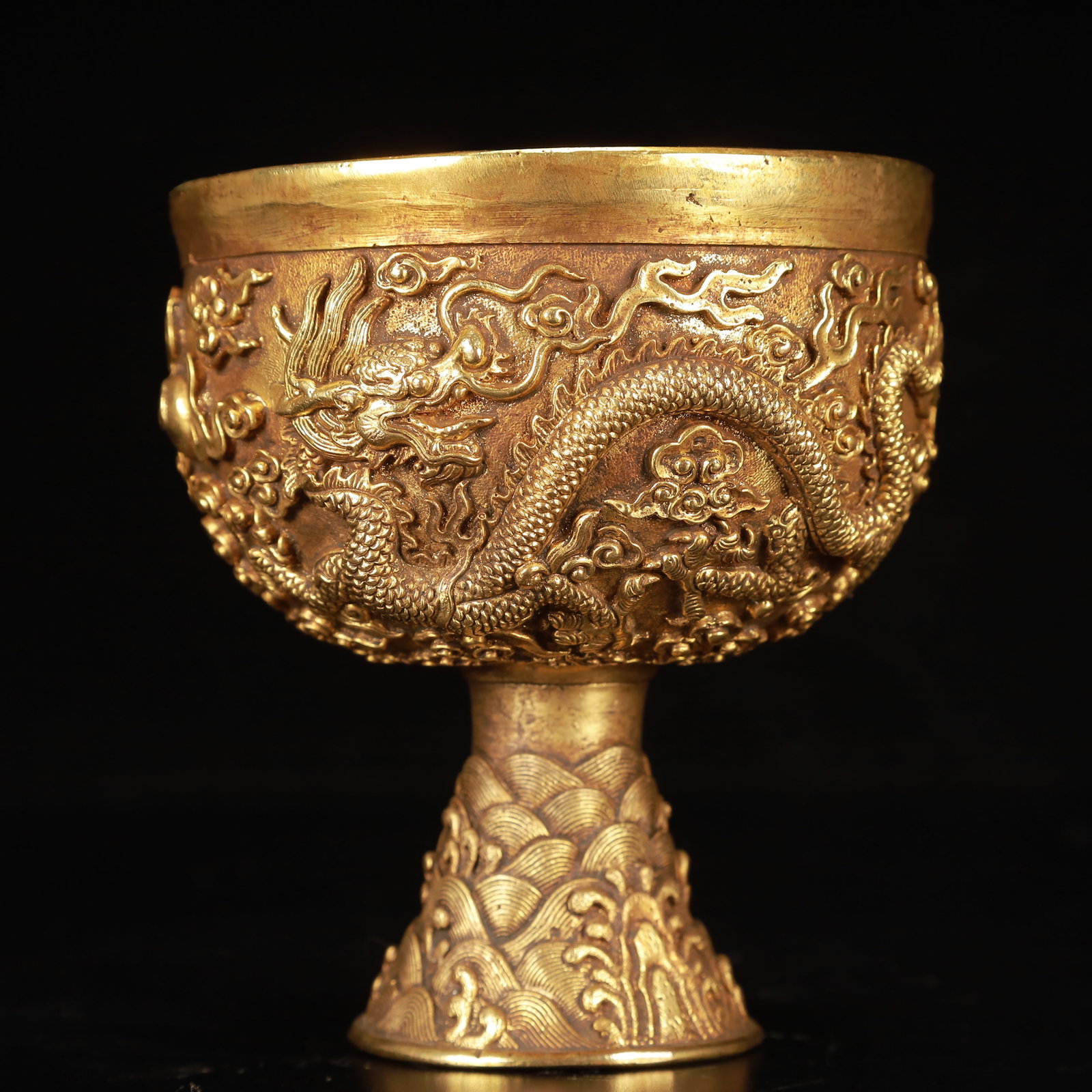 An Exquisite Gilt Bronze Auspicious Cloud and Dragon Pattern Stem Cup - 5