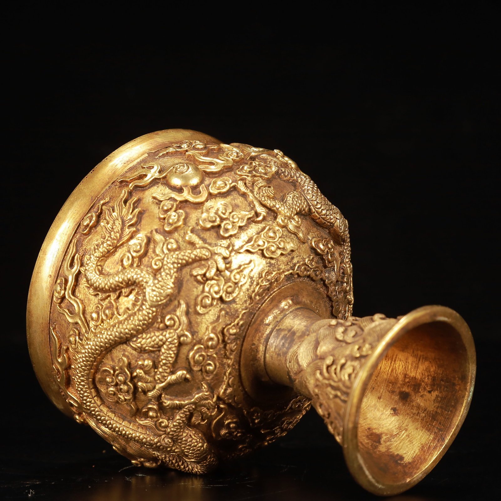An Exquisite Gilt Bronze Auspicious Cloud and Dragon Pattern Stem Cup - 8