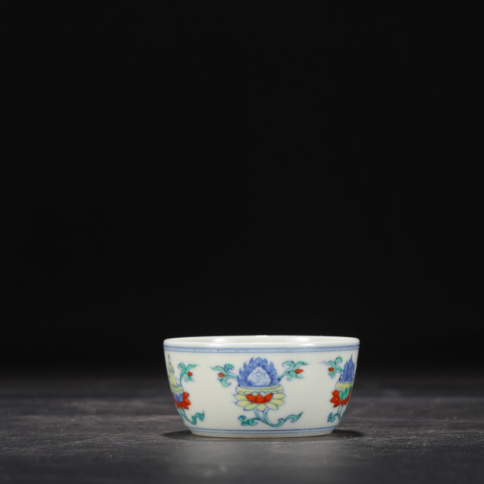 An Exquisite Doucai Flower Pattern Cup - 5