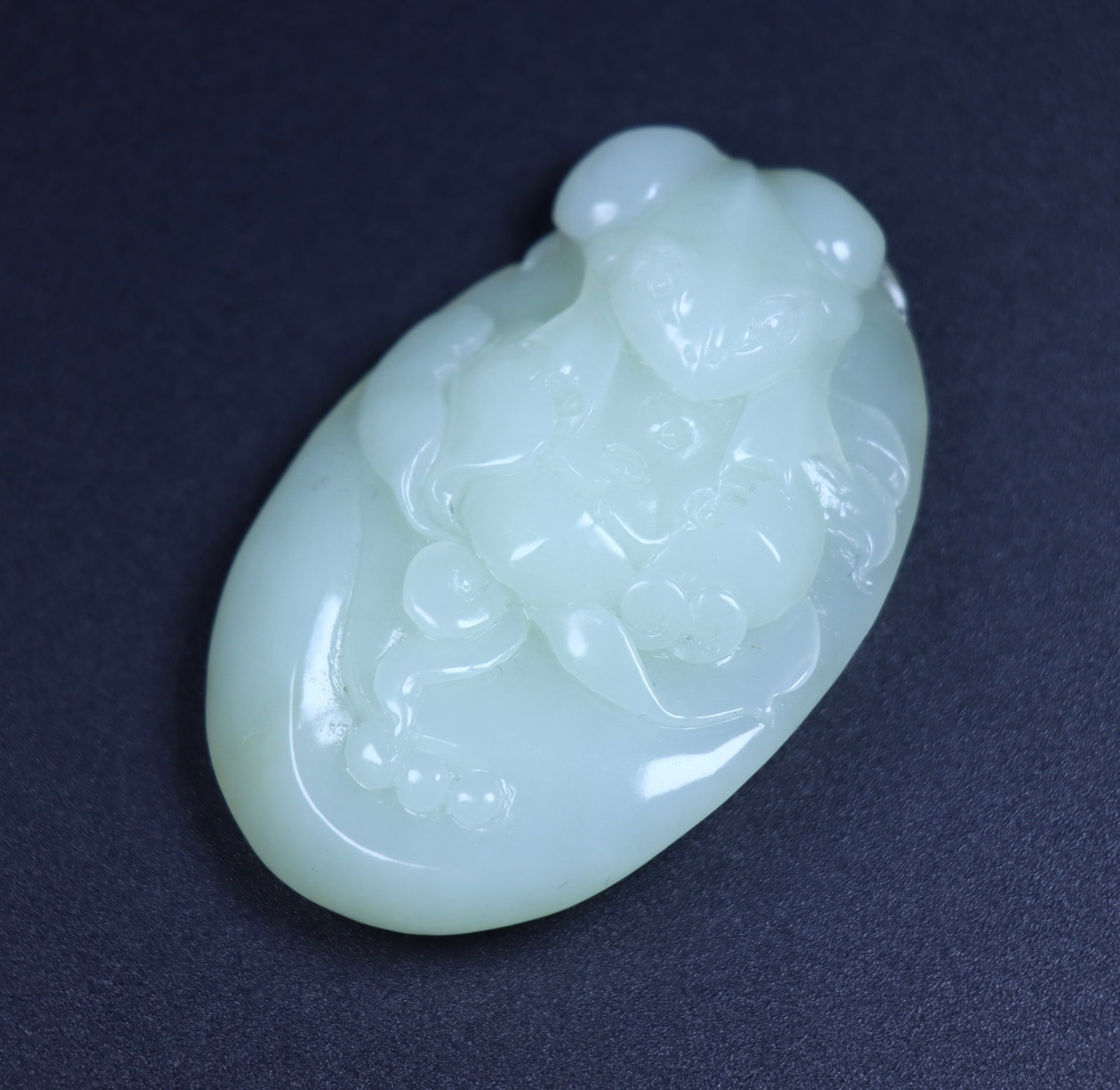 An Exquisite White Jade Beast Pattern Pendant - 5
