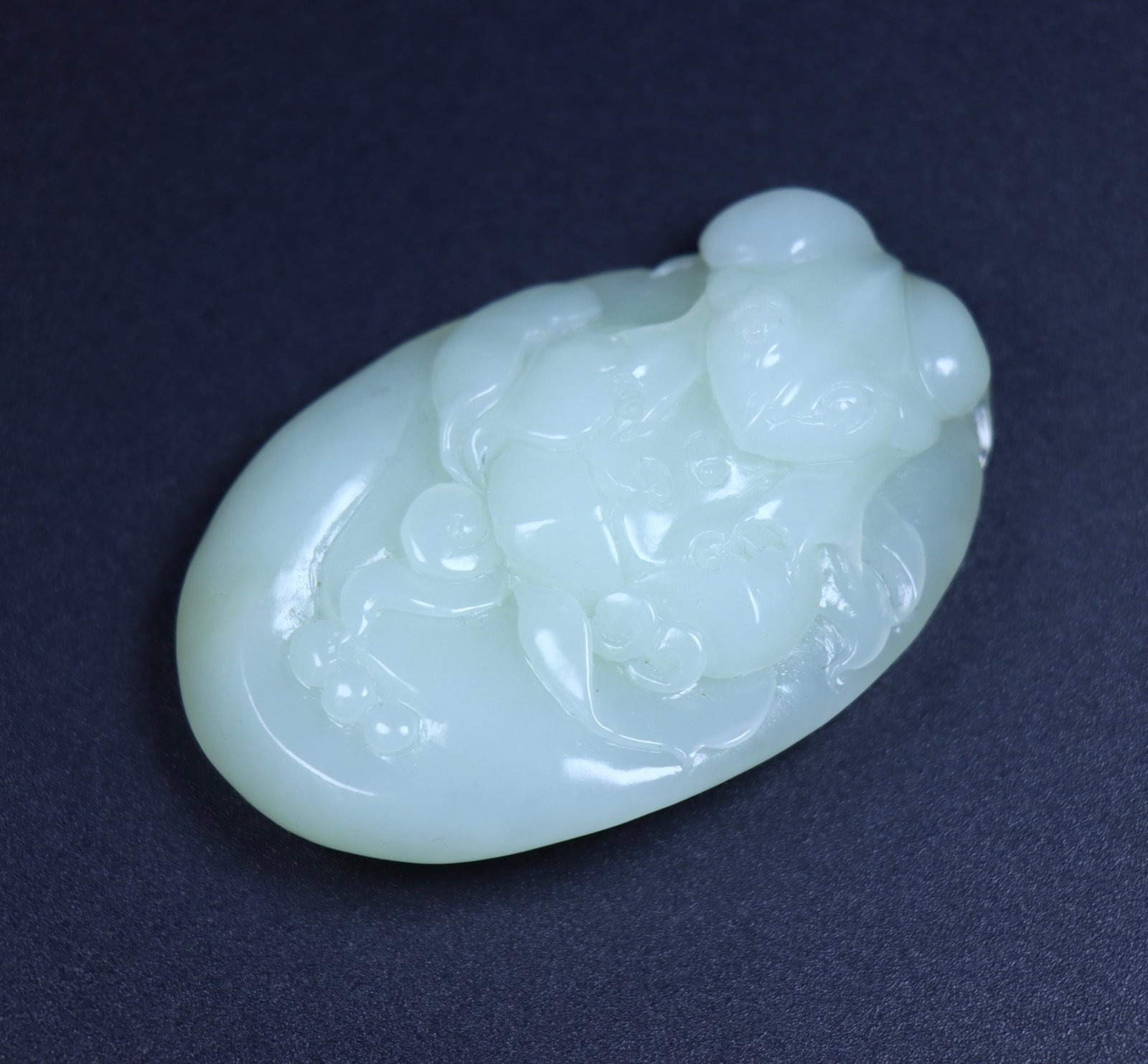 An Exquisite White Jade Beast Pattern Pendant - 7