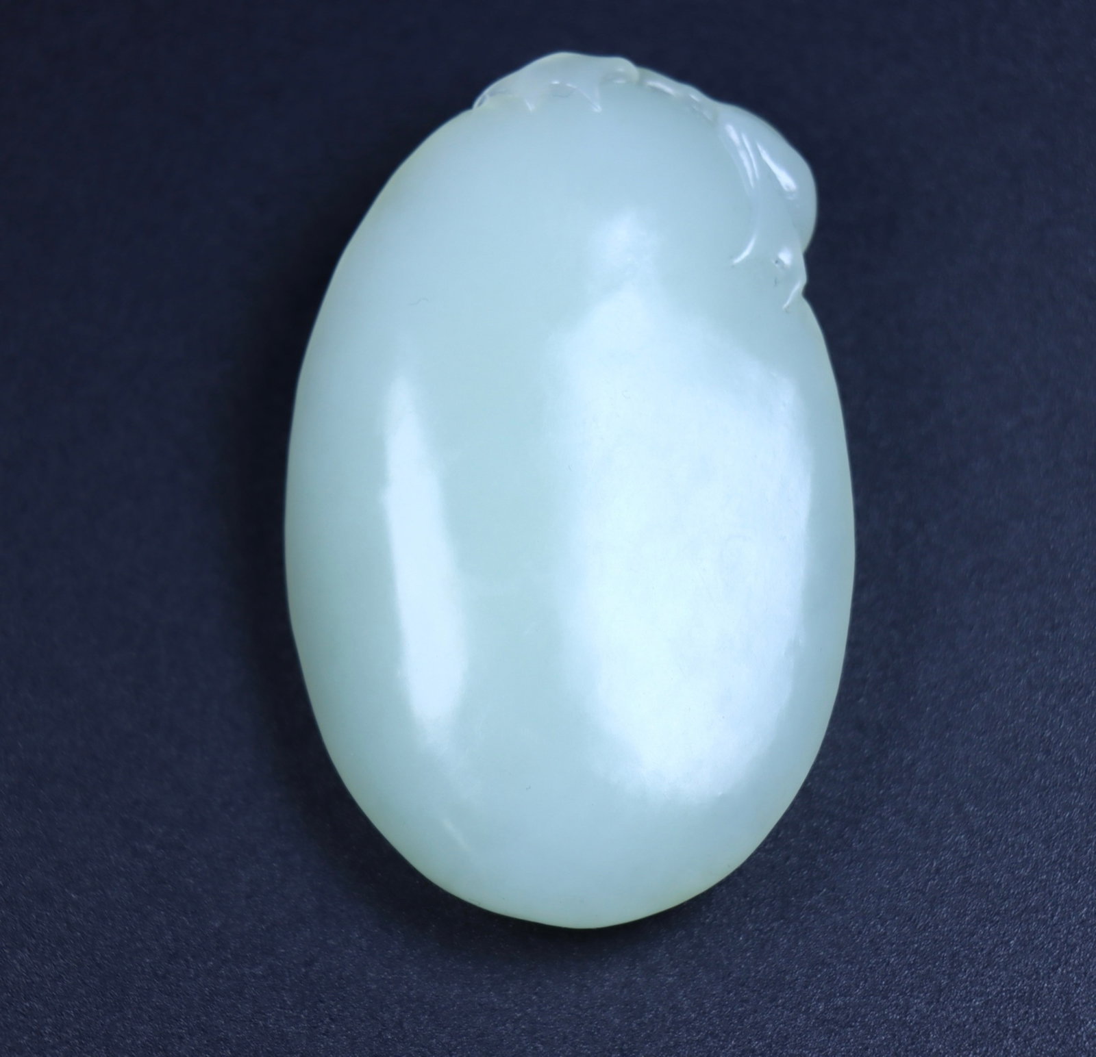 An Exquisite White Jade Beast Pattern Pendant - 9