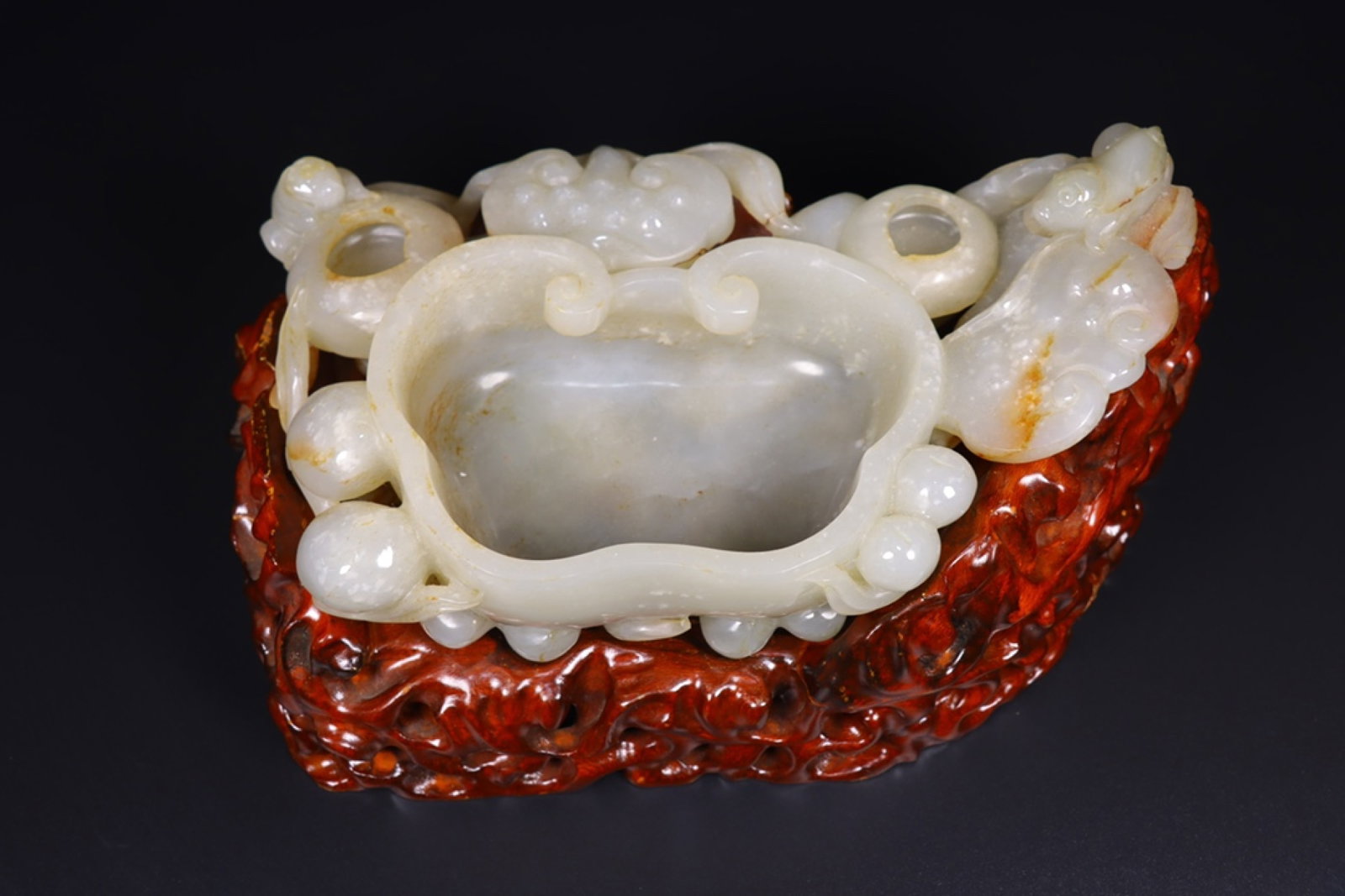 An Exquisite White Jade Washer: An Exquisite White Jade Washer,Qing Dynasty, China,Size:9.3inx5.5inx2.6in,Weight:1134g 白玉洗,中国清代