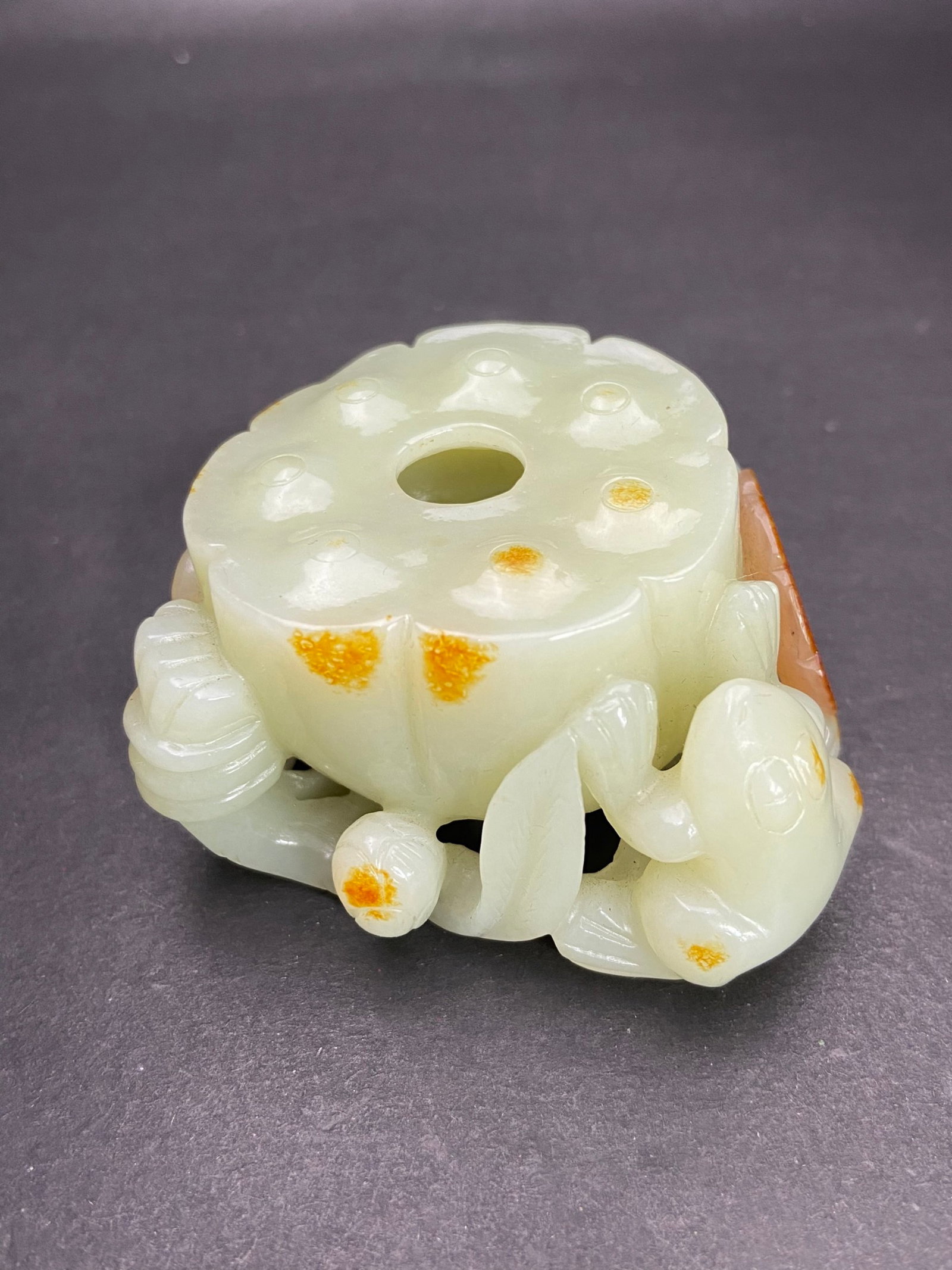 An Exquisite White Jade Frog Pattern Lotus Pod-Shaped Water Pot: An Exquisite White Jade Frog Pattern Lotus Pod-Shaped Water Pot,Qing Dynasty,China,Size:2.8inx2.4inx1.5in,Weight:200g