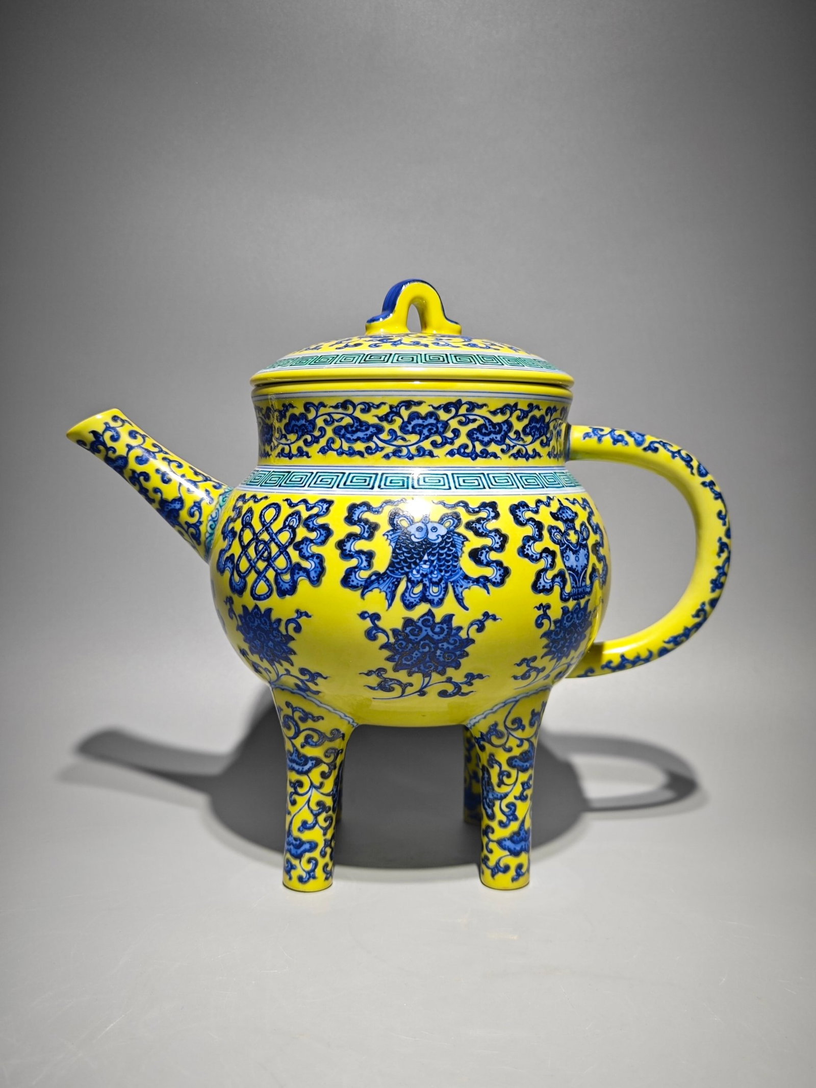 An Exquisite Blue and White Eight Treasures Pattern Censer: An Exquisite Blue and White Eight Treasures Pattern Censer,Qing Dynasty,China,Qianlong Six-character Mark,Size:9.6inx10.6in