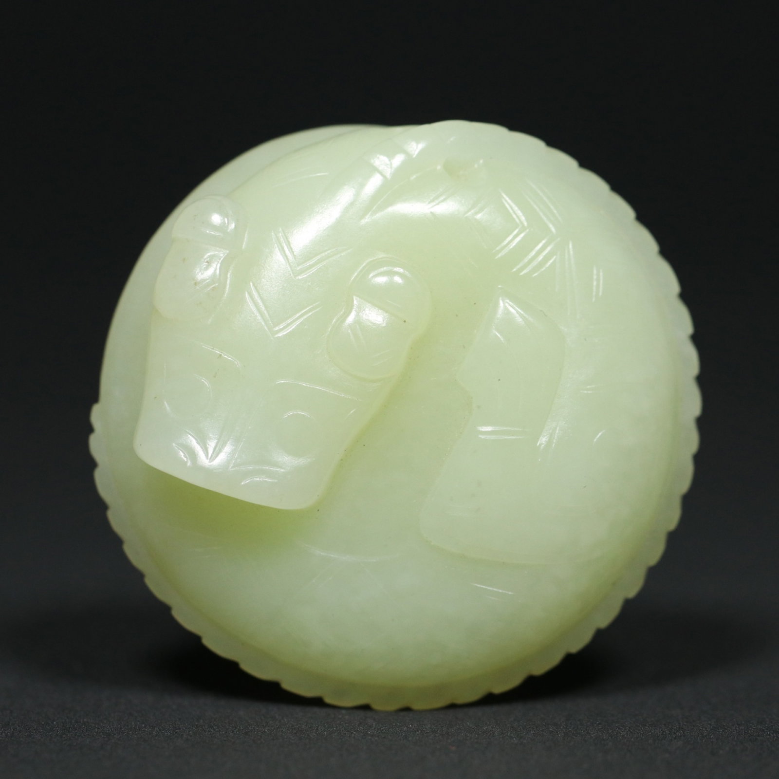 An Exquisite White Jade Dragon Pattern Pendant - 4