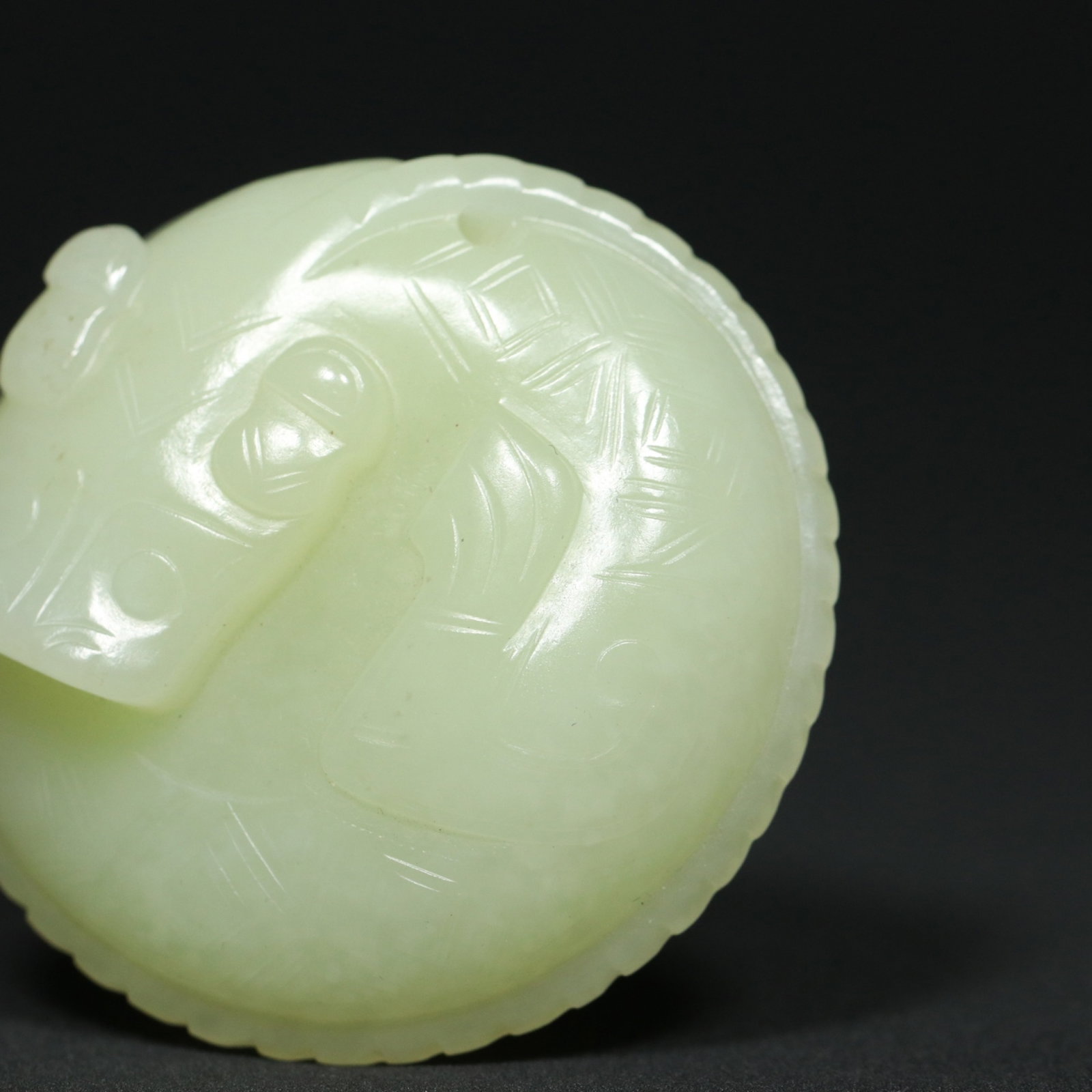 An Exquisite White Jade Dragon Pattern Pendant - 6