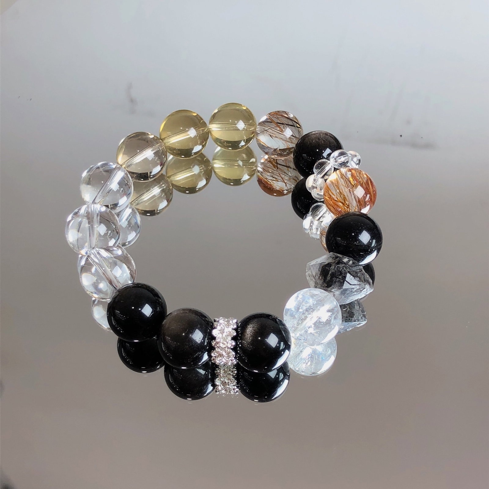 An Exquisite Crystal Bracelet - 2