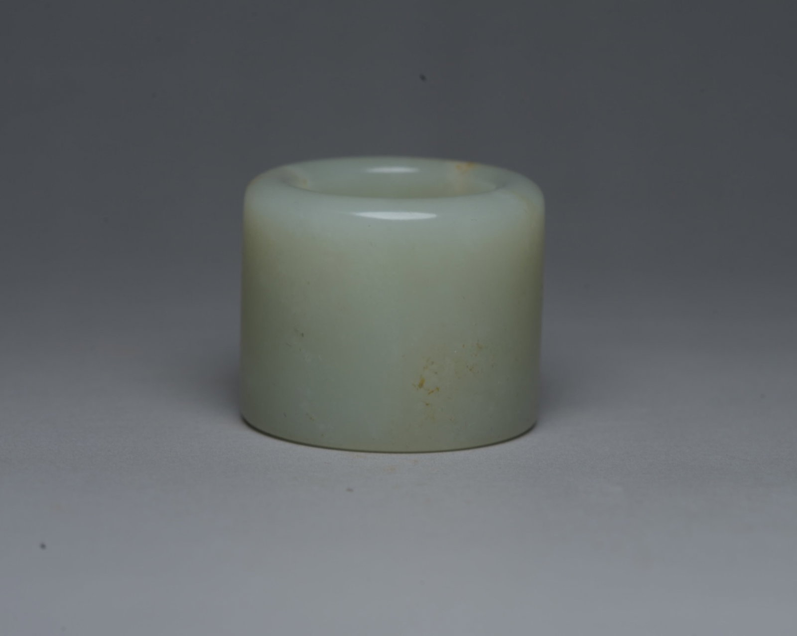 An Exquisite White Jade Thumb Ring (1 of 9)