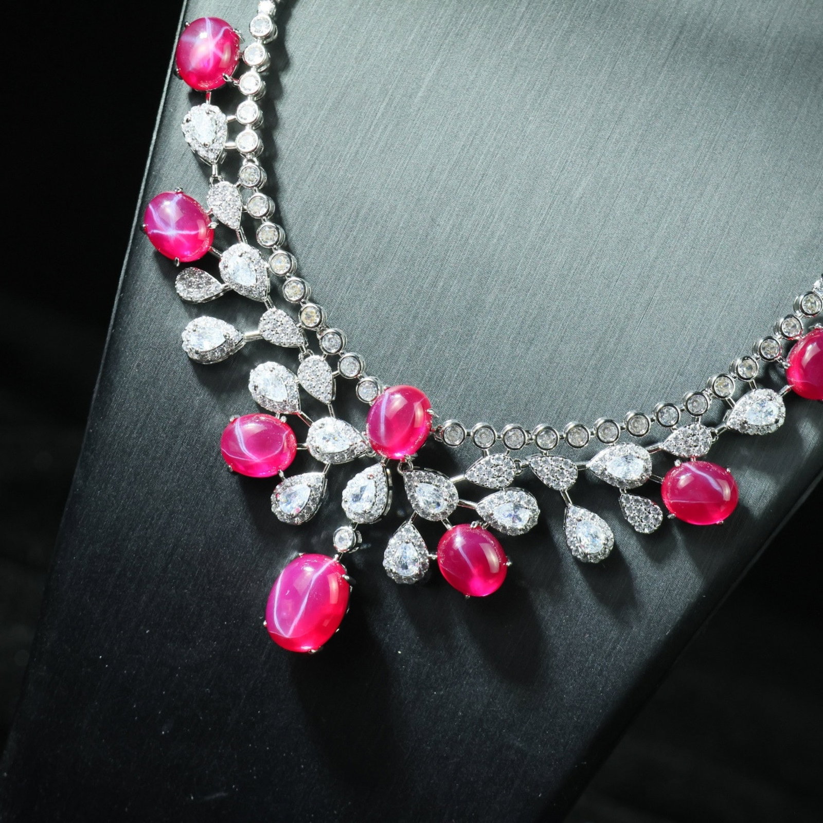 An Exquisite Necklace - 4