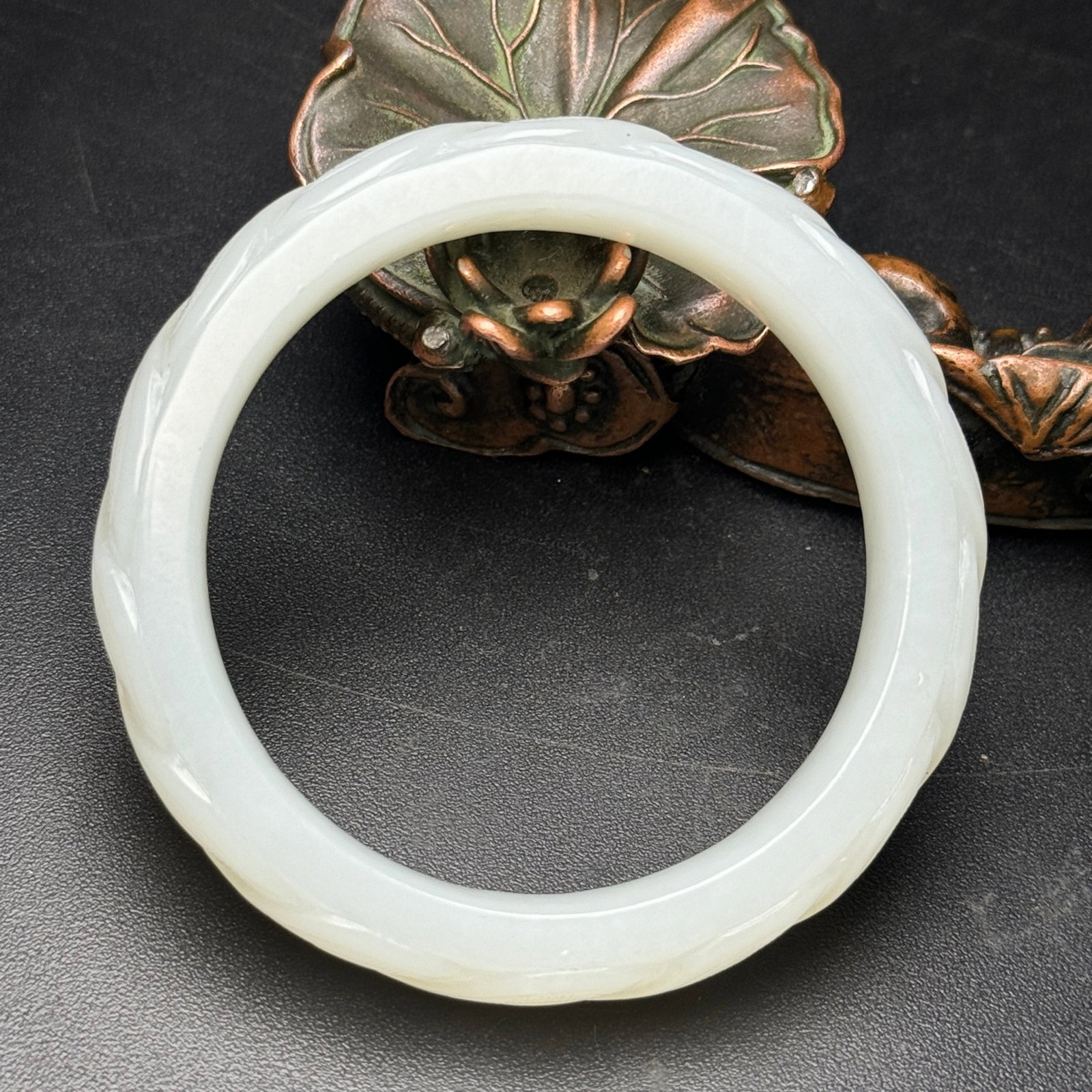 An Exquisite White Jade Bracelet (1 of 7)