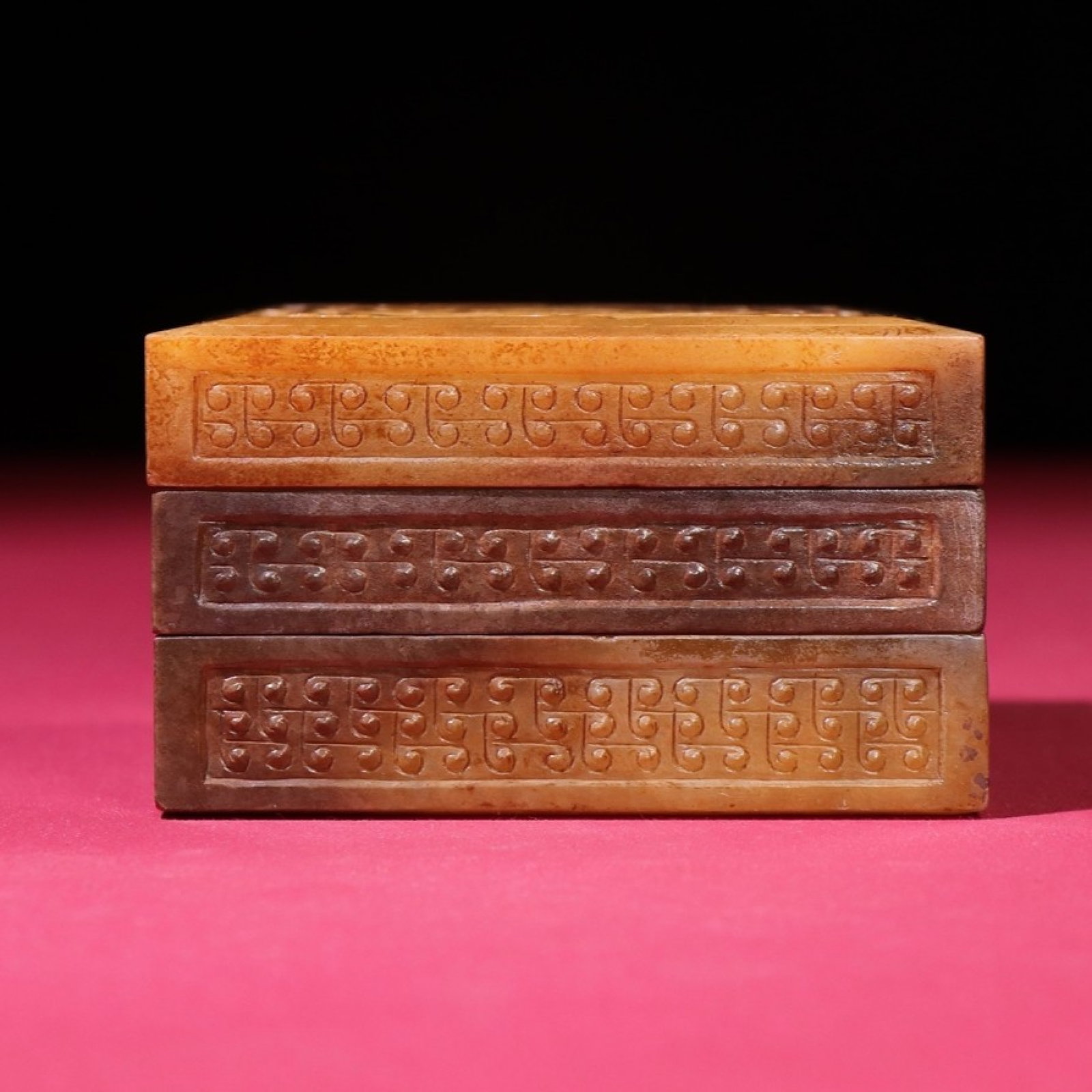 An Exquisite White Jade Flower Pattern Box: An Exquisite White Jade Flower Pattern Box,Qing Dynasty,China,Size:3.3inx3.3inx2in,Weight:448g 白玉花卉纹盒,中国清代