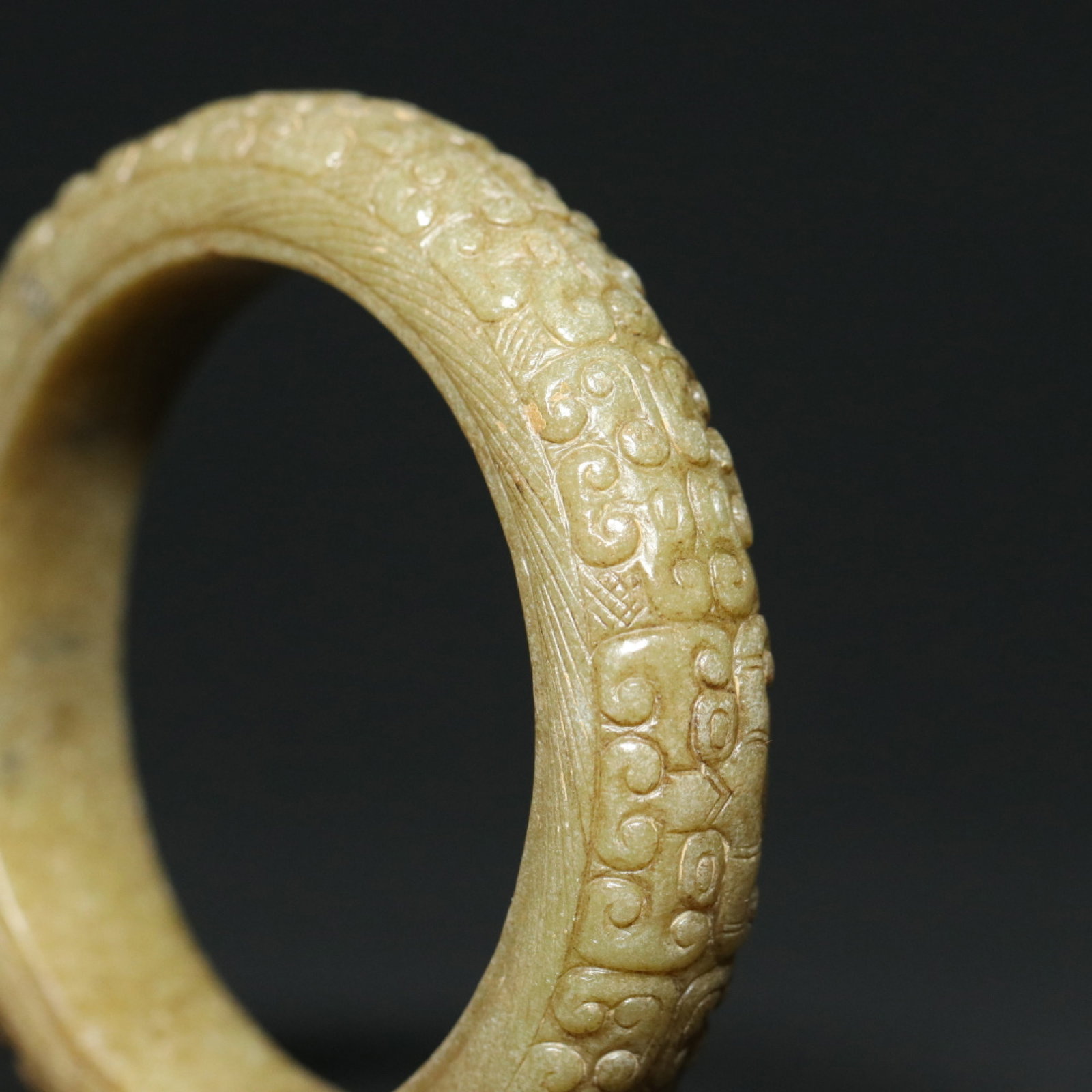 An Exquisite White Jade Ruyi Beast-Face Pattern Bracelets - 4