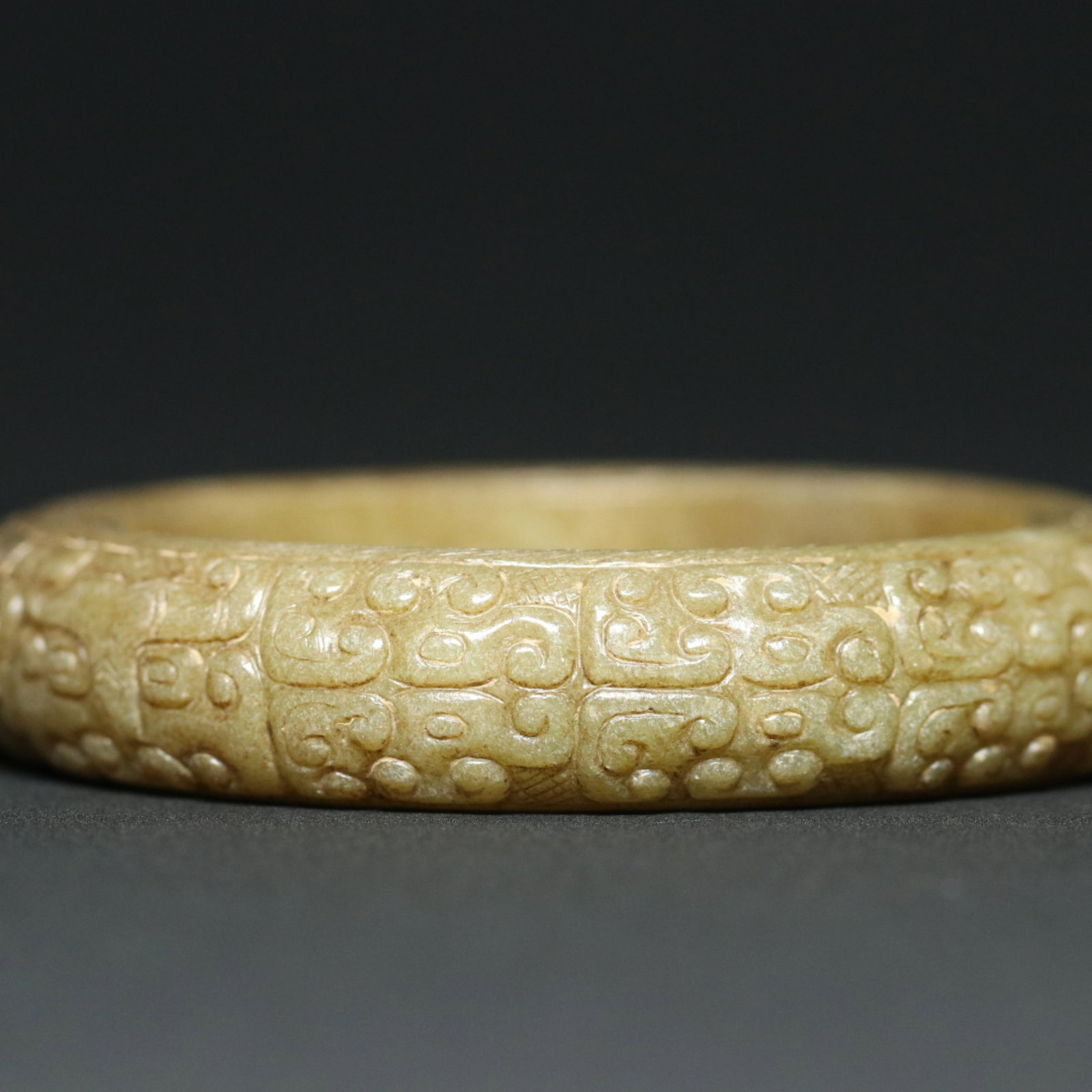 An Exquisite White Jade Ruyi Beast-Face Pattern Bracelets - 6