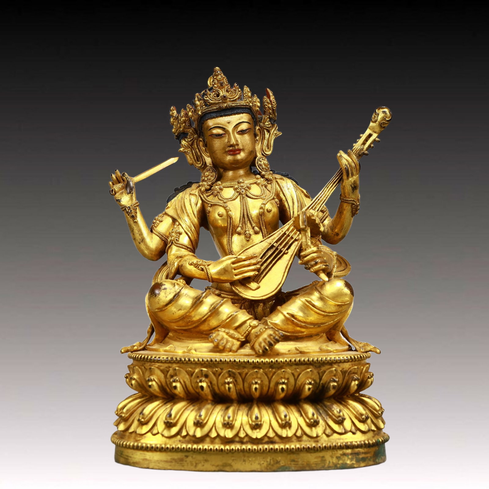 A Solemn Gilt Bronze Statue of Gadgadasvara: A Solemn Gilt Bronze Statue of Gadgadasvara,Ming Dynasty, China,Size:6.7inx4.3inx8.7in,Weight:3250g 铜鎏金妙音观音像,中国明代
