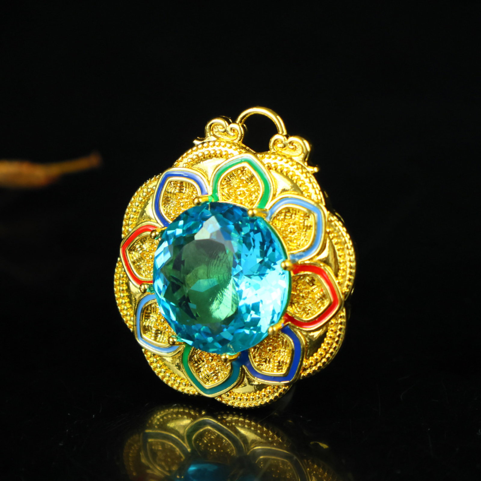 An Exquisite Pendant - 4