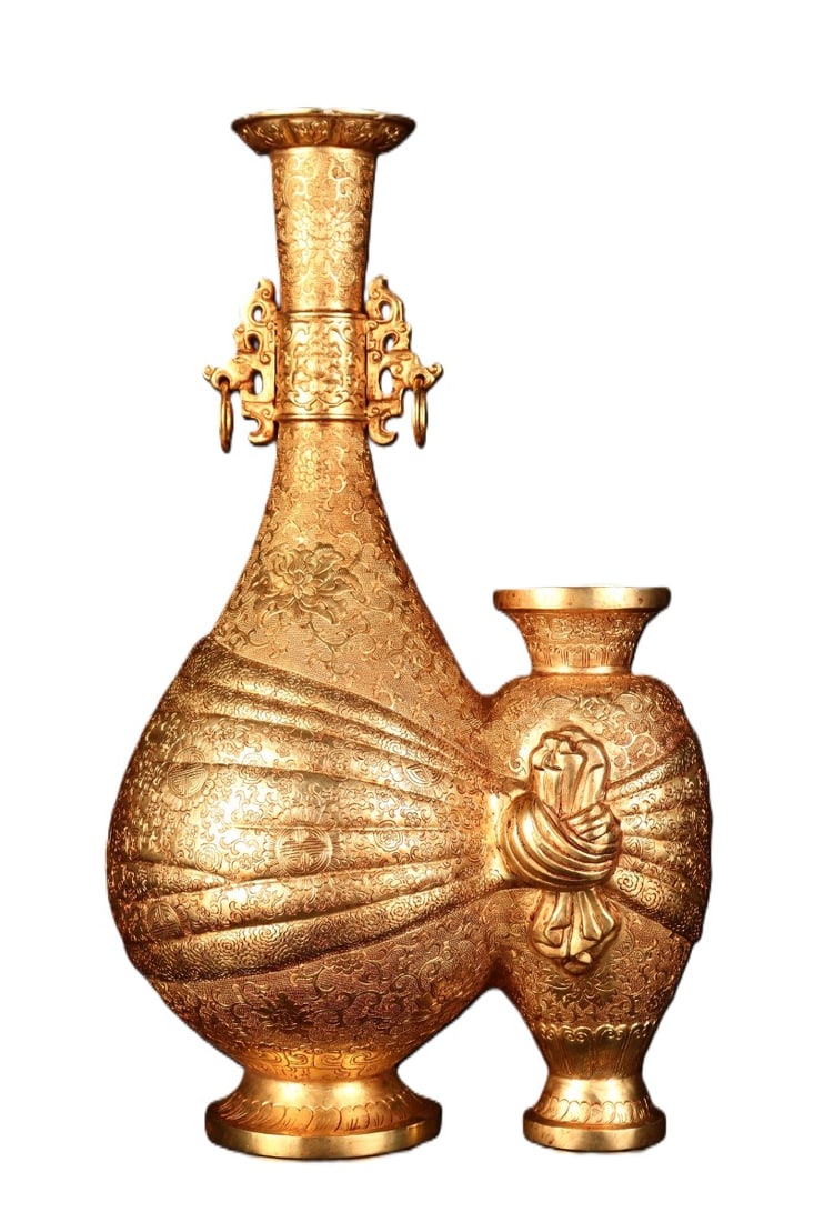 An Exquisite Gilt Bronze Flower Pattern Conjoined bottles: An Exquisite Gilt Bronze Flower Pattern Conjoined bottles,Qing Dynasty,China,Qianlong Four-character Mark,Size:9.1inx15inx6.3in,Weight:2327g 铜鎏金花卉纹连