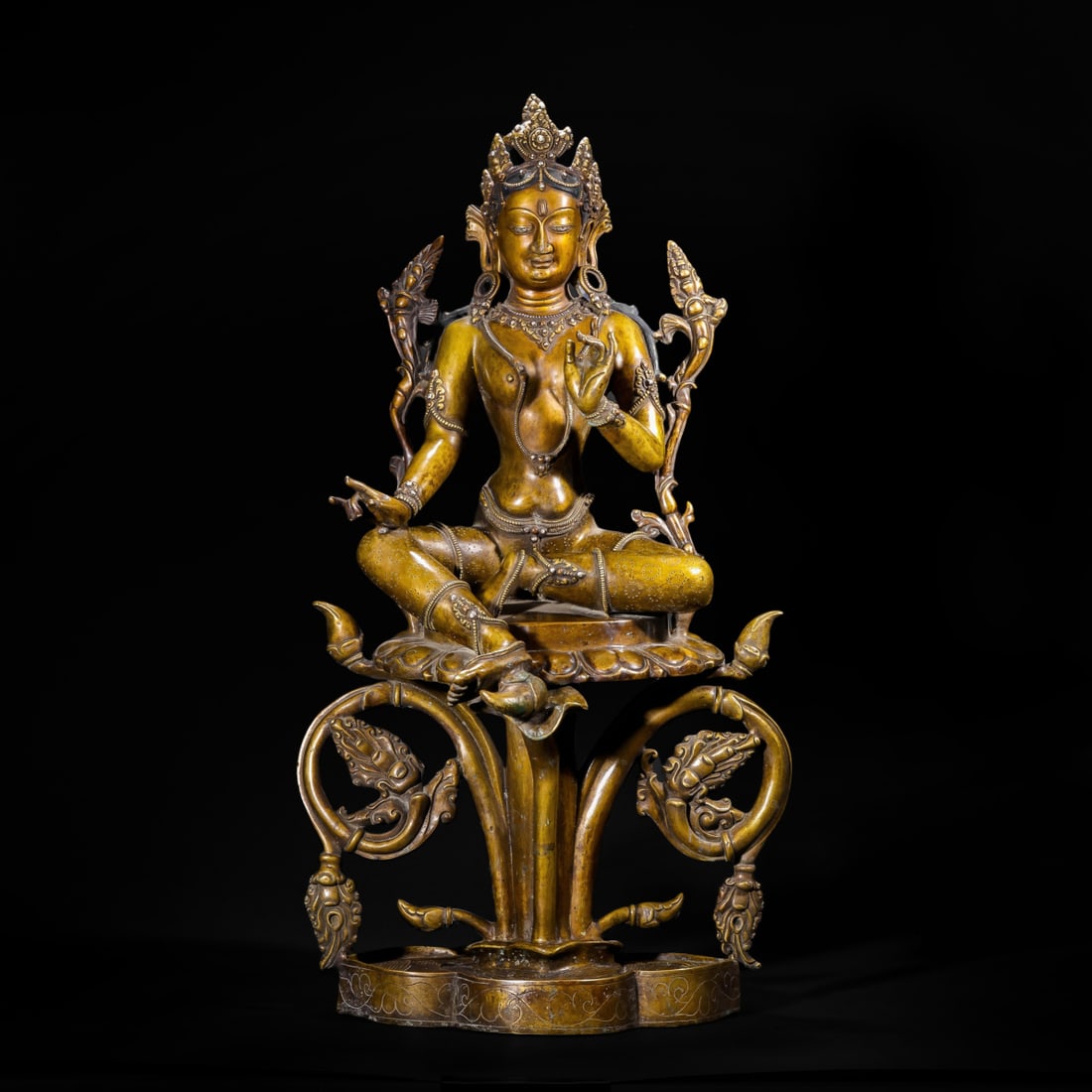 A Solemn Gilt Bronze Statue of Avalokitesvara: A Solemn Gilt Bronze Statue of Avalokitesvara,Ming Dynasty,China,Size:13.8inx8.3inx23.6in,Weight:16100g 铜鎏金观音像,中国明代