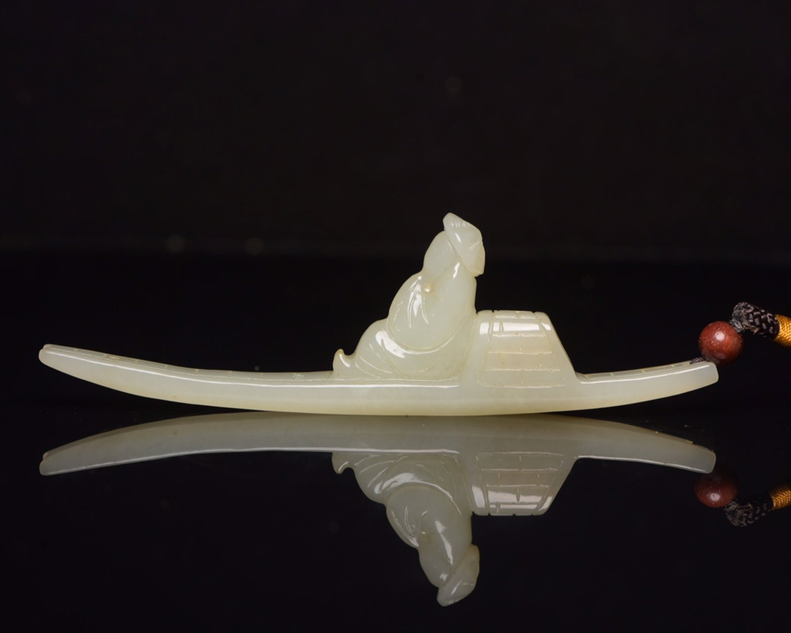 An Exquisite White Jade Figure Ornament: An Exquisite White Jade Figure Ornament,Qing Dynasty,China,Size:4.7inx1.5inx0.5in,Weight:38g 白玉人物摆件,中国清代