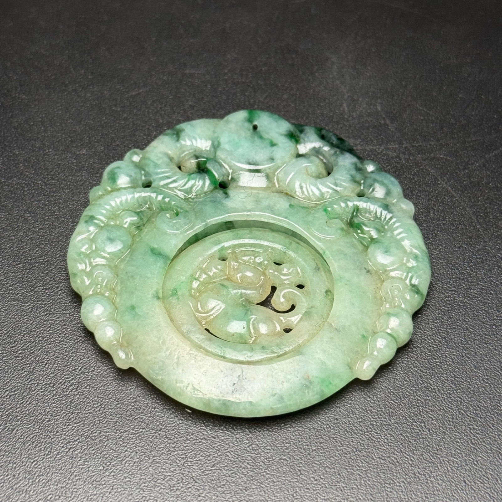 An Exquisite Jadeite Sheep Pattern Pendant - 6