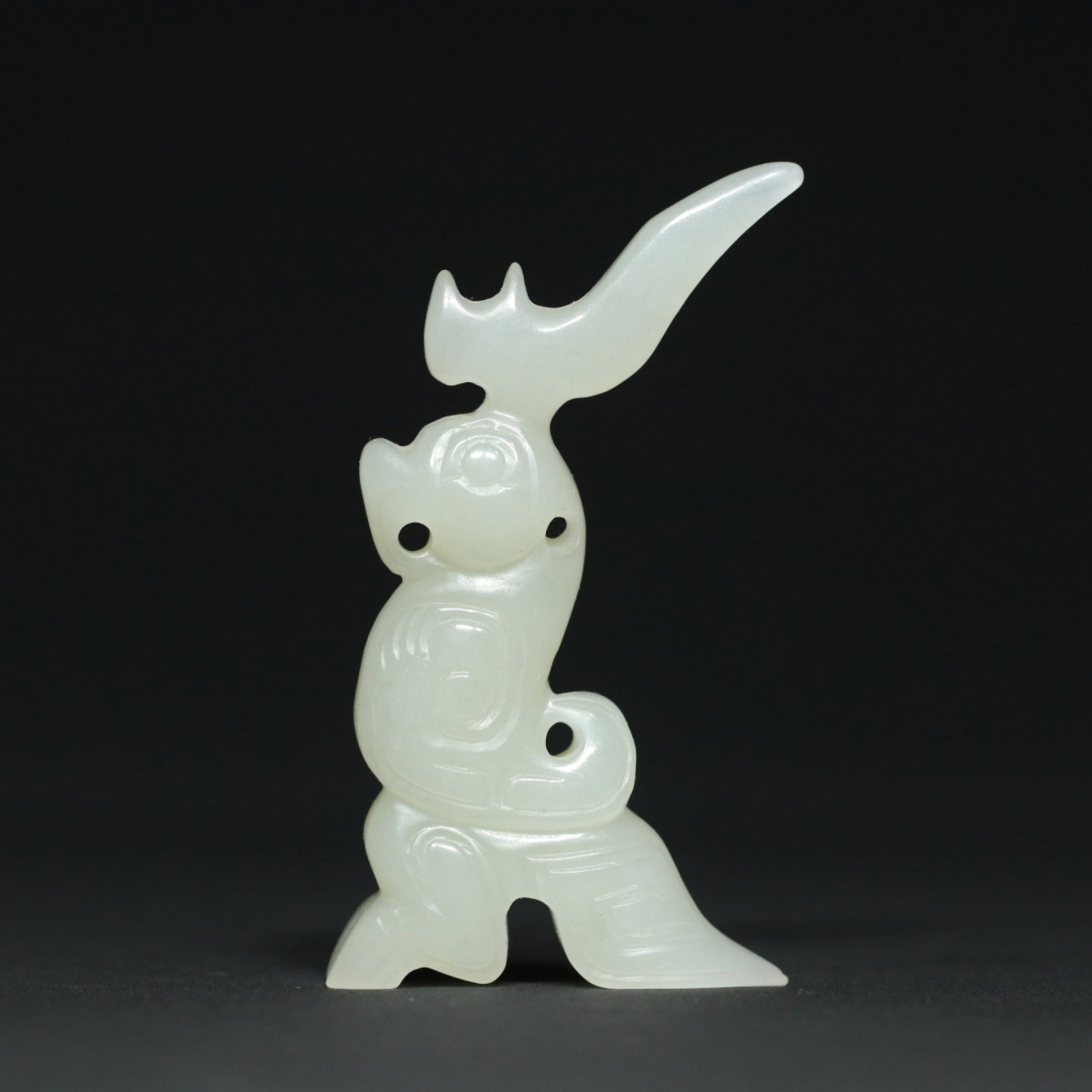 An Exquisite White Jade Bird Pendant: An Exquisite White Jade Bird Pendant,Qing Dynasty,China,Size:3inx1.7inx0.5in,Weight:41.3g 白玉鸟挂件,中国清代