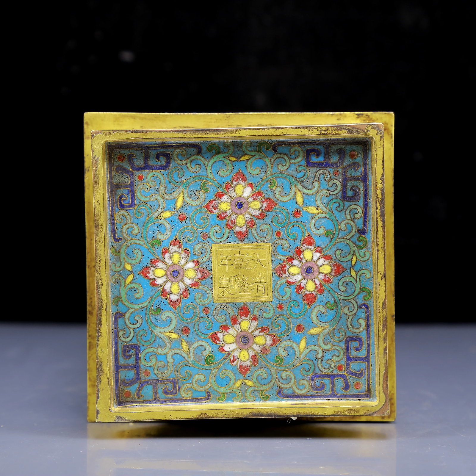 A Rare Cloisonne Flower Pattern Vase - 9