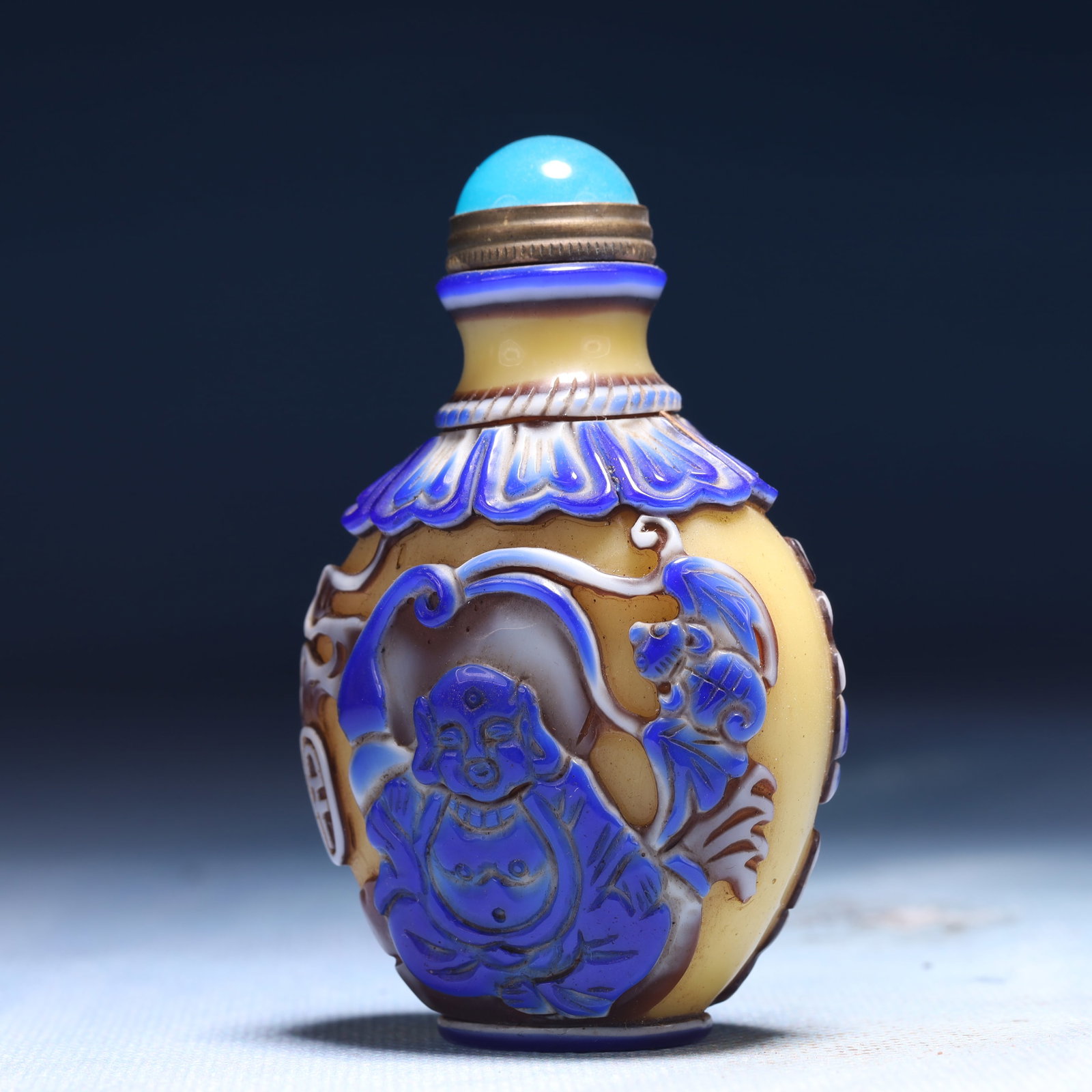 An Exquisite Glass Figure Pattern Snuff Bottle - 3