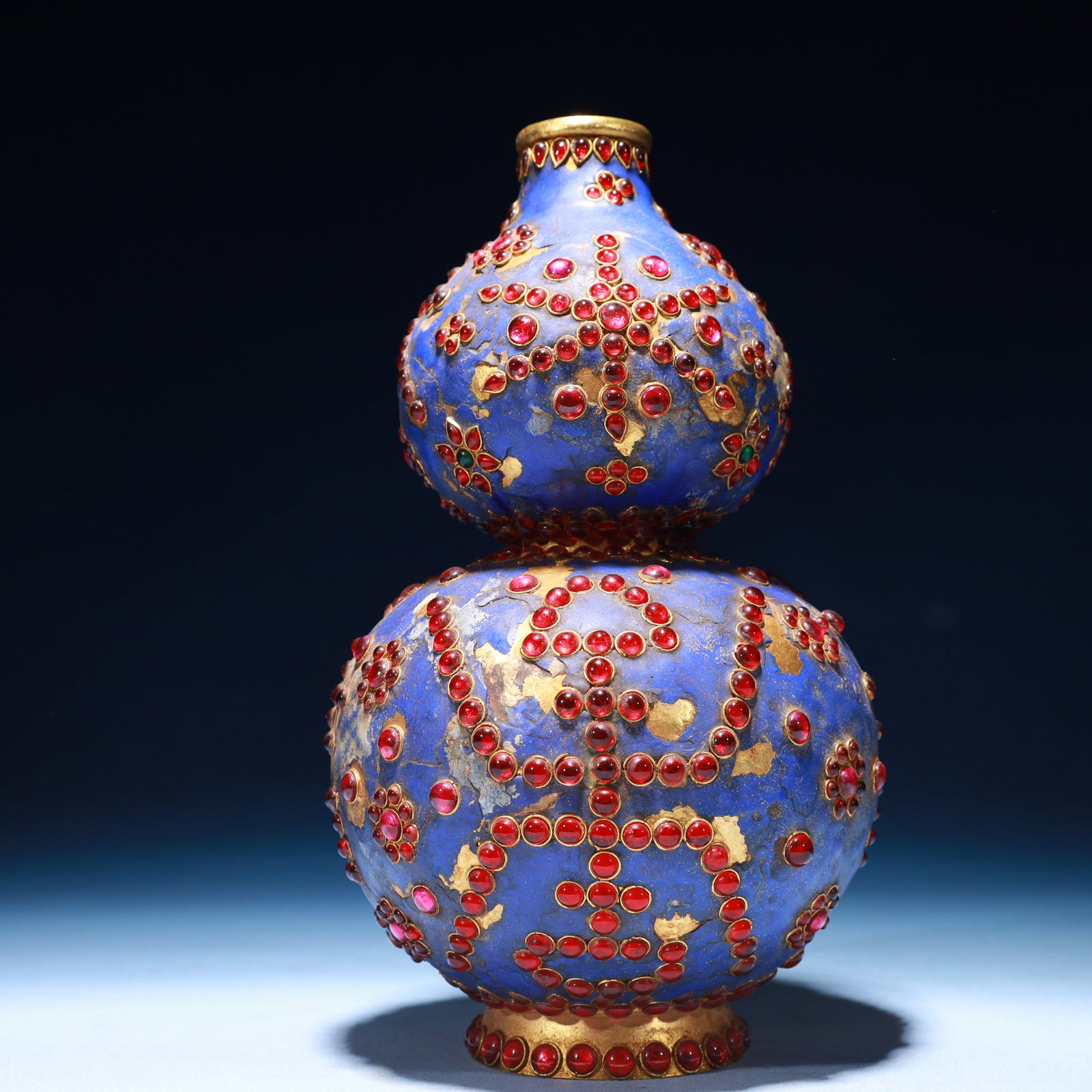 An Exquisite Gilt Bronze Gourd-Shaped Vase,Inlaid Gems: An Exquisite Gilt Bronze Gourd-Shaped Vase,Inlaid Gems,Qing Dynasty,China,Qianlong Four-character Mark,Size:5.5inx9.8inx5.5in,Weight:1250g 铜鎏金葫芦形瓶,