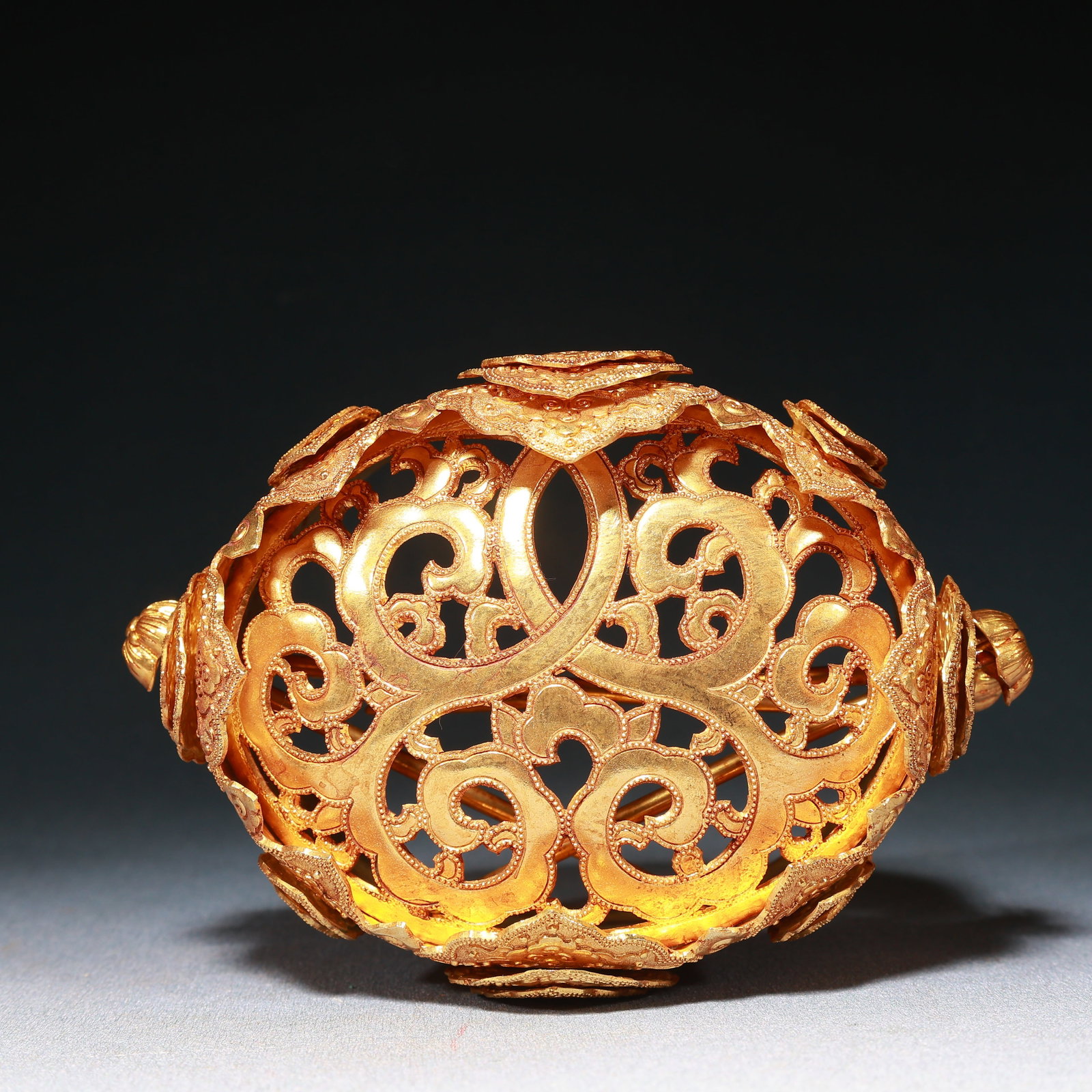 An Exquisite Gilt Bronze Auspicious Cloud Pattern Hat - 7